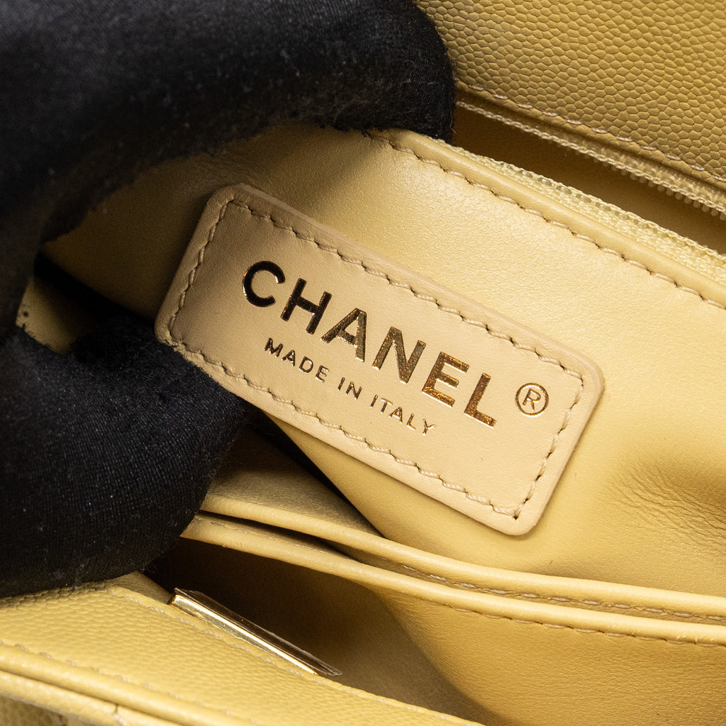 CHANEL SMALL COCO HANDLE CAVIAR 22P LIGHT YELLOW LGHW (MICROCHIP)