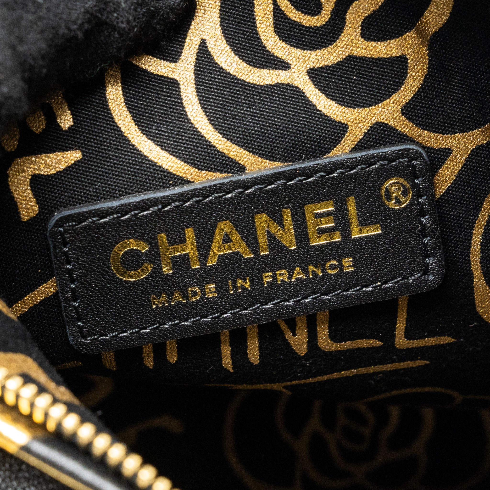 CHANEL 19A CC KHEOPS MISCELLANEOUS PYRAMID CLUTCH LAMBSKIN/METALLIC GOLD/ BLACK GHW