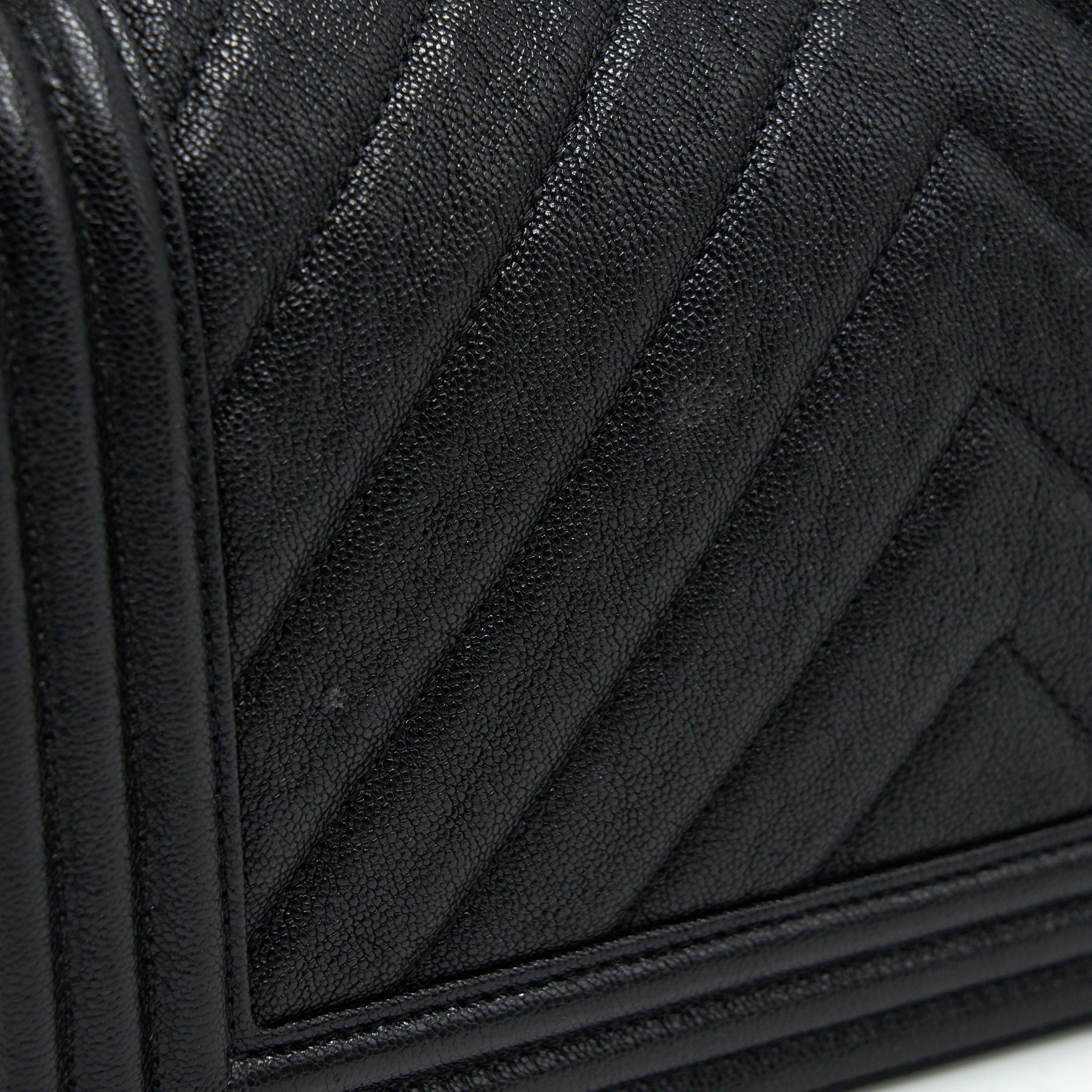 CHANEL CHEVRON MEDIUM BOY CHANEL HANDBAG CAVIAR BLACK GHW