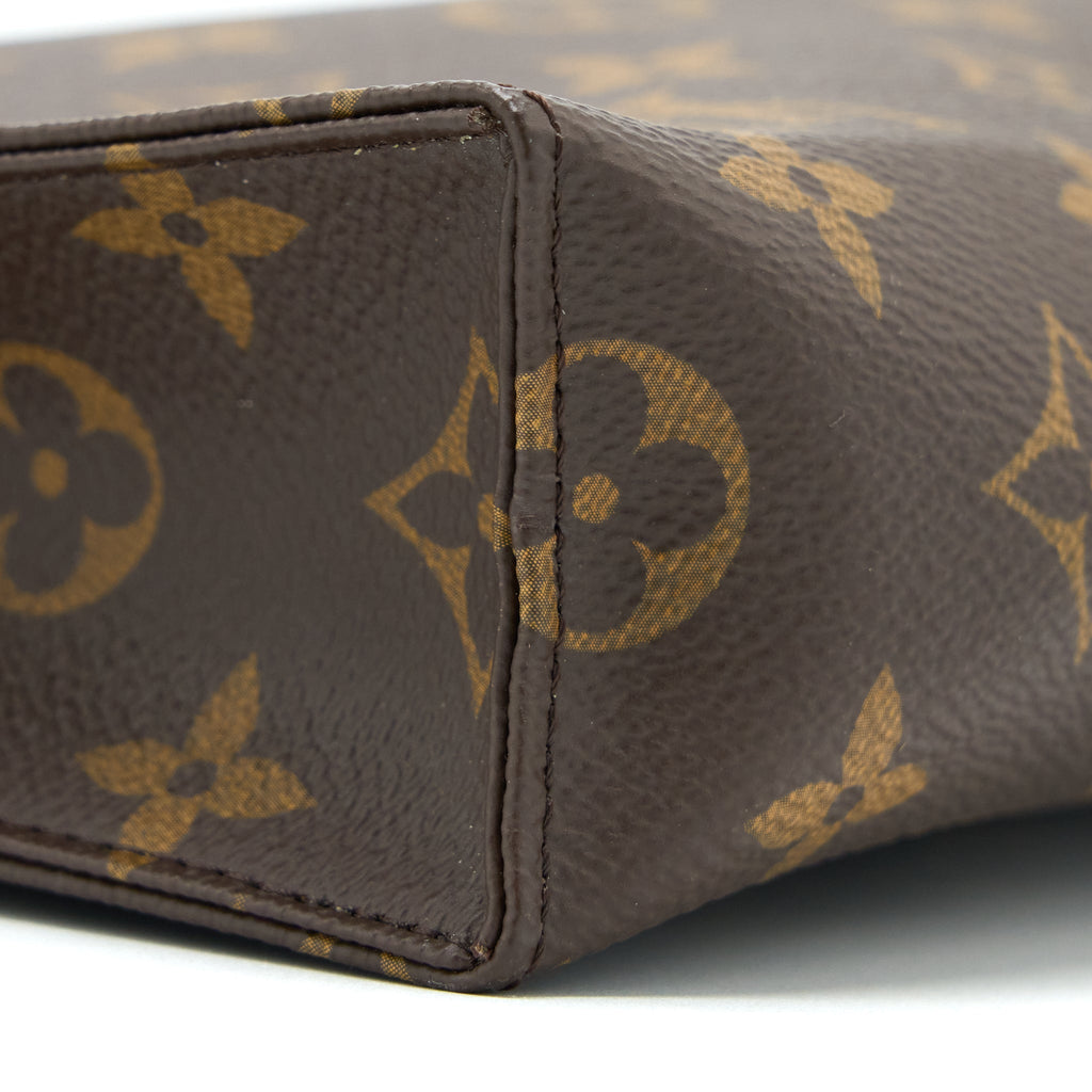 LOUIS VUITTON TOILETRY POCHETTE 26 MONOGRAM CANVAS GHW