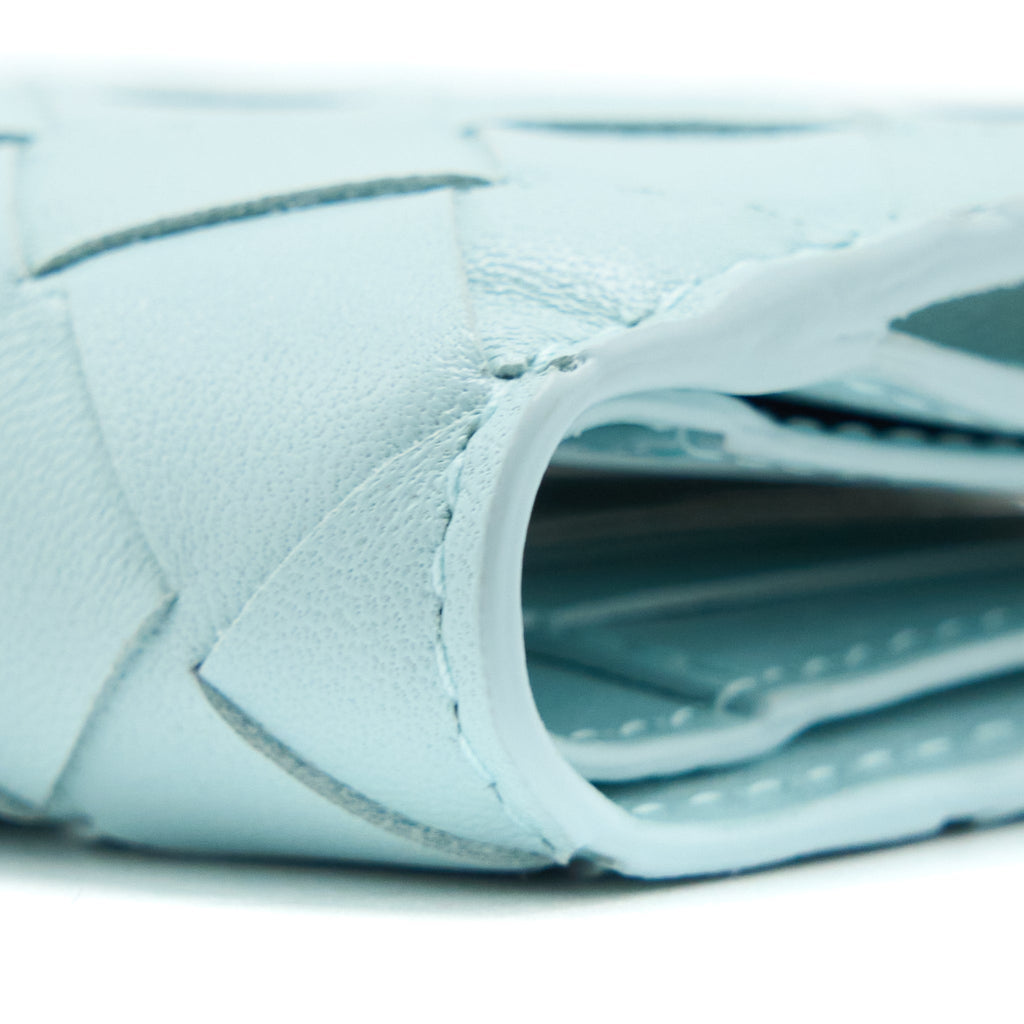 BOTTEGA VENETA BI-FOLD ZIP WALLET LAMBSKIN LIGHT BLUE GHW