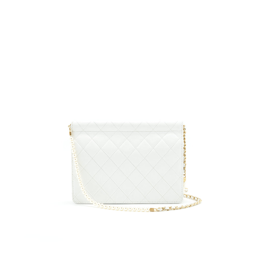 CHANEL QUILTED PEARL CHAIN FLAP BAG IN WHITE GHW
