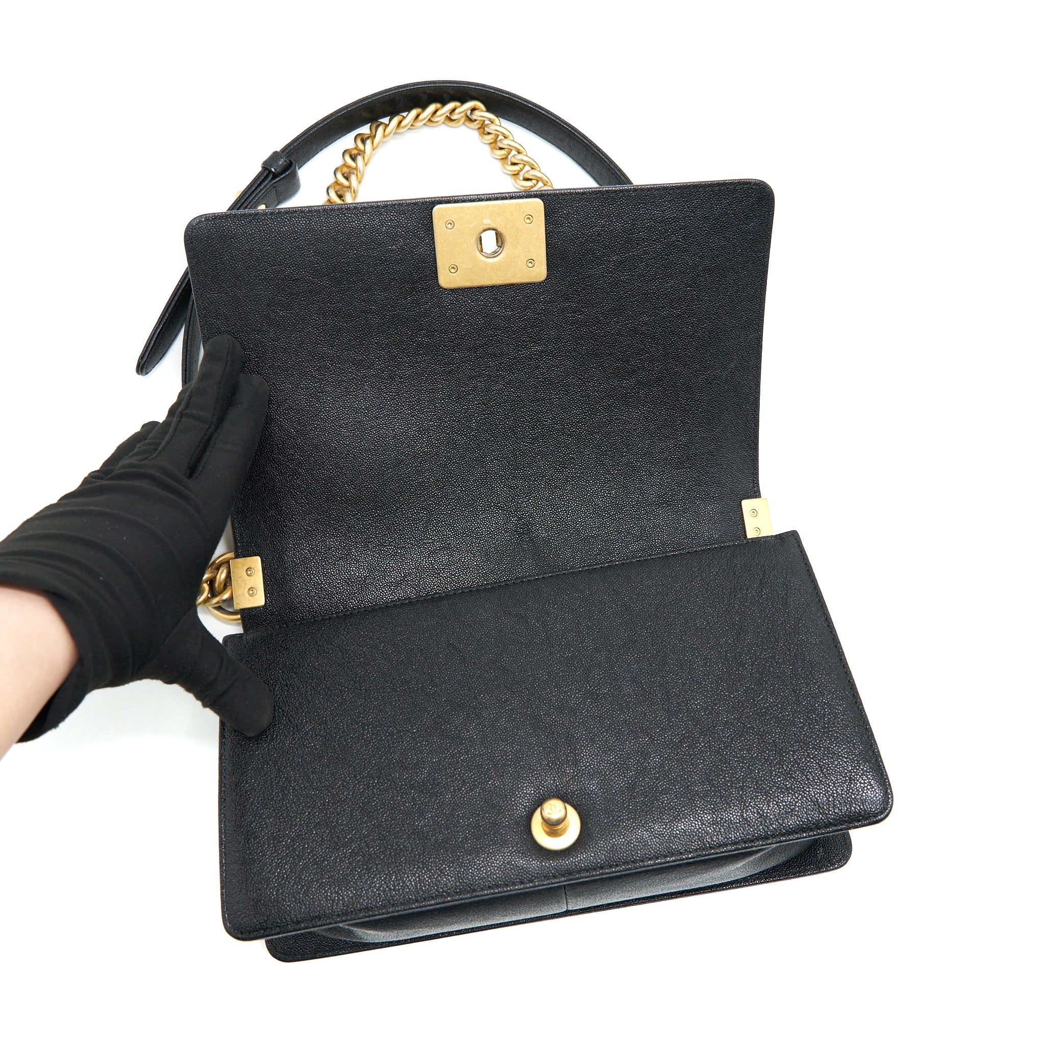 CHANEL CHEVRON MEDIUM BOY CHANEL HANDBAG CAVIAR BLACK GHW