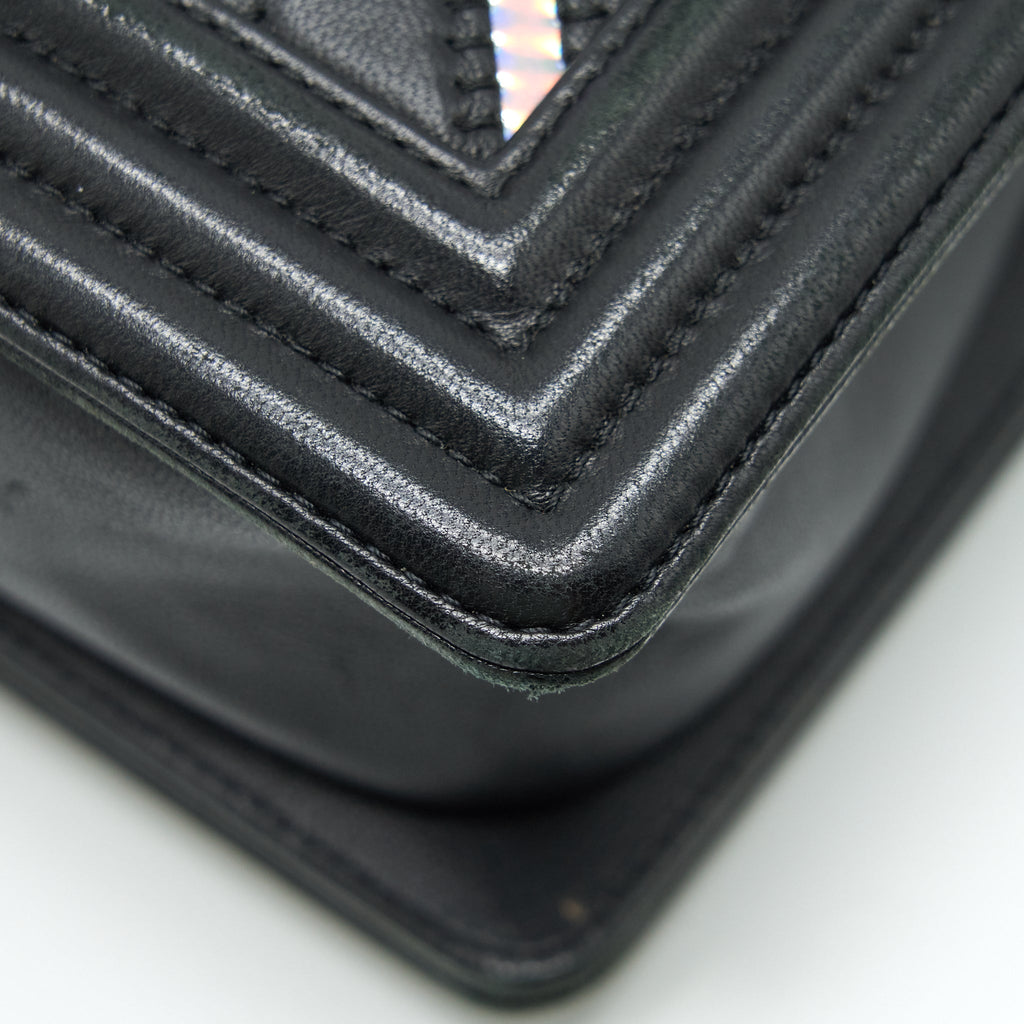 CHANEL MEDIUM BOY CHEVRON LAMBSKIN BLACK/SILVER SHW