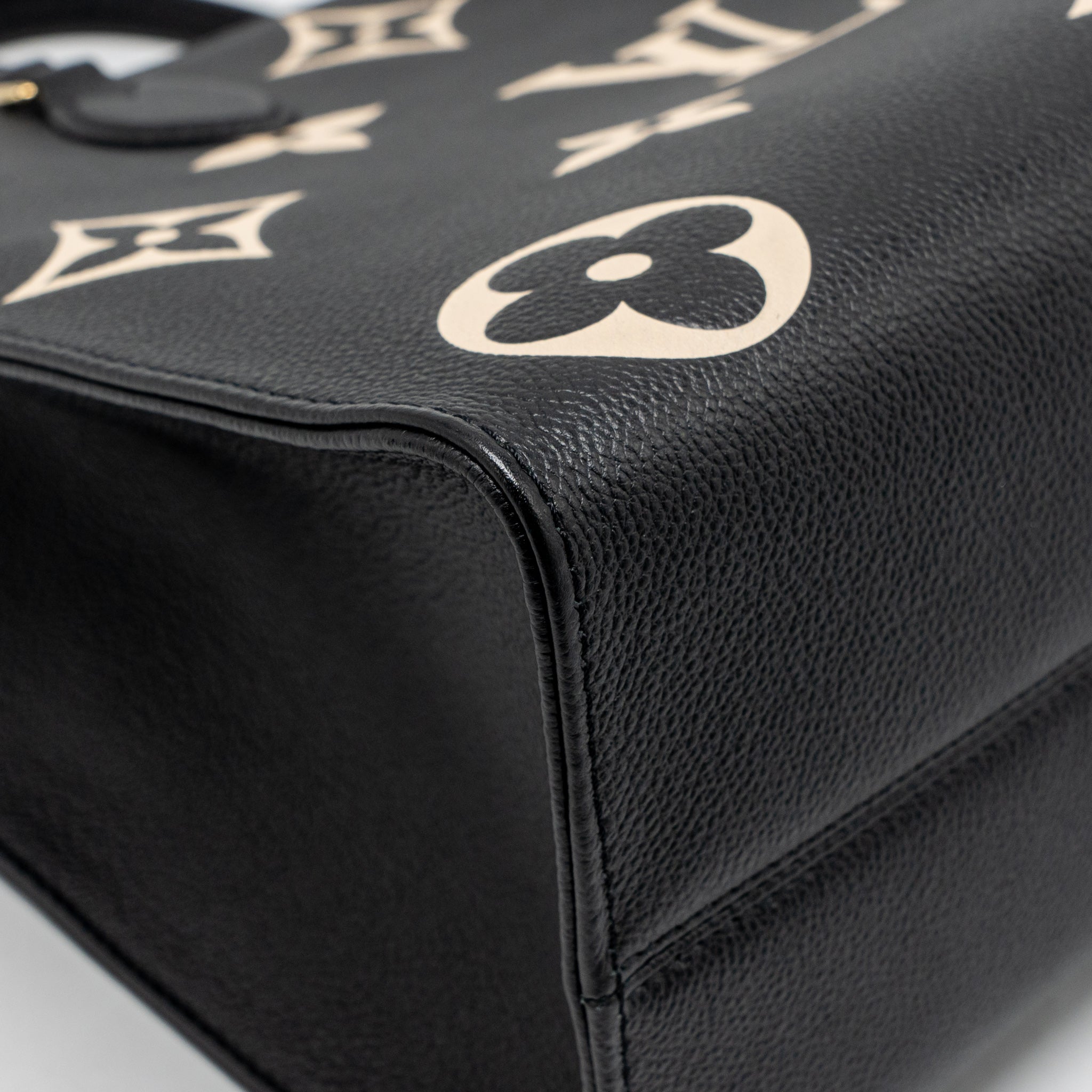 LOUIS VUITTON ONTHEGO MM MONOGRAM EMPREINTE LEATHER BLACK/BEIGE GHW