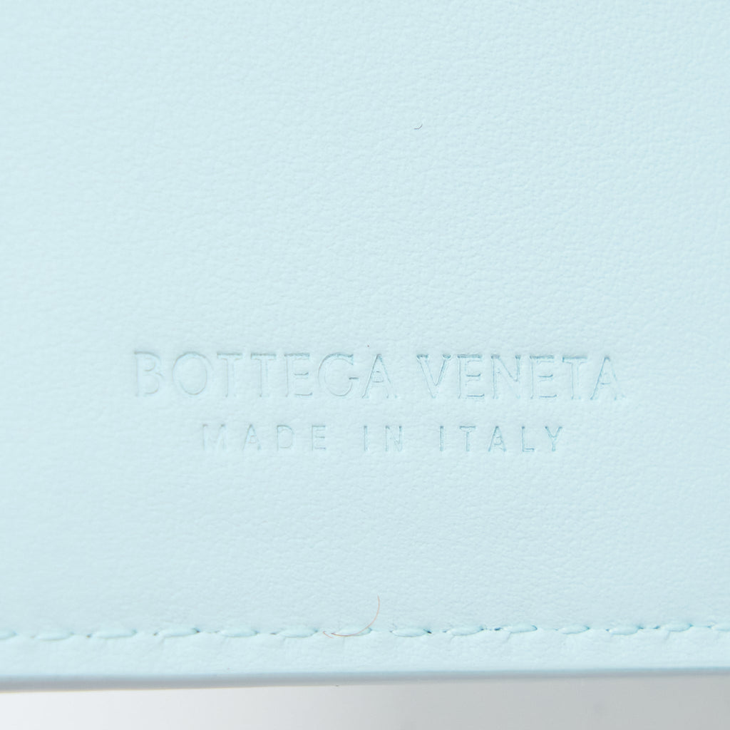 BOTTEGA VENETA BI-FOLD ZIP WALLET LAMBSKIN LIGHT BLUE GHW