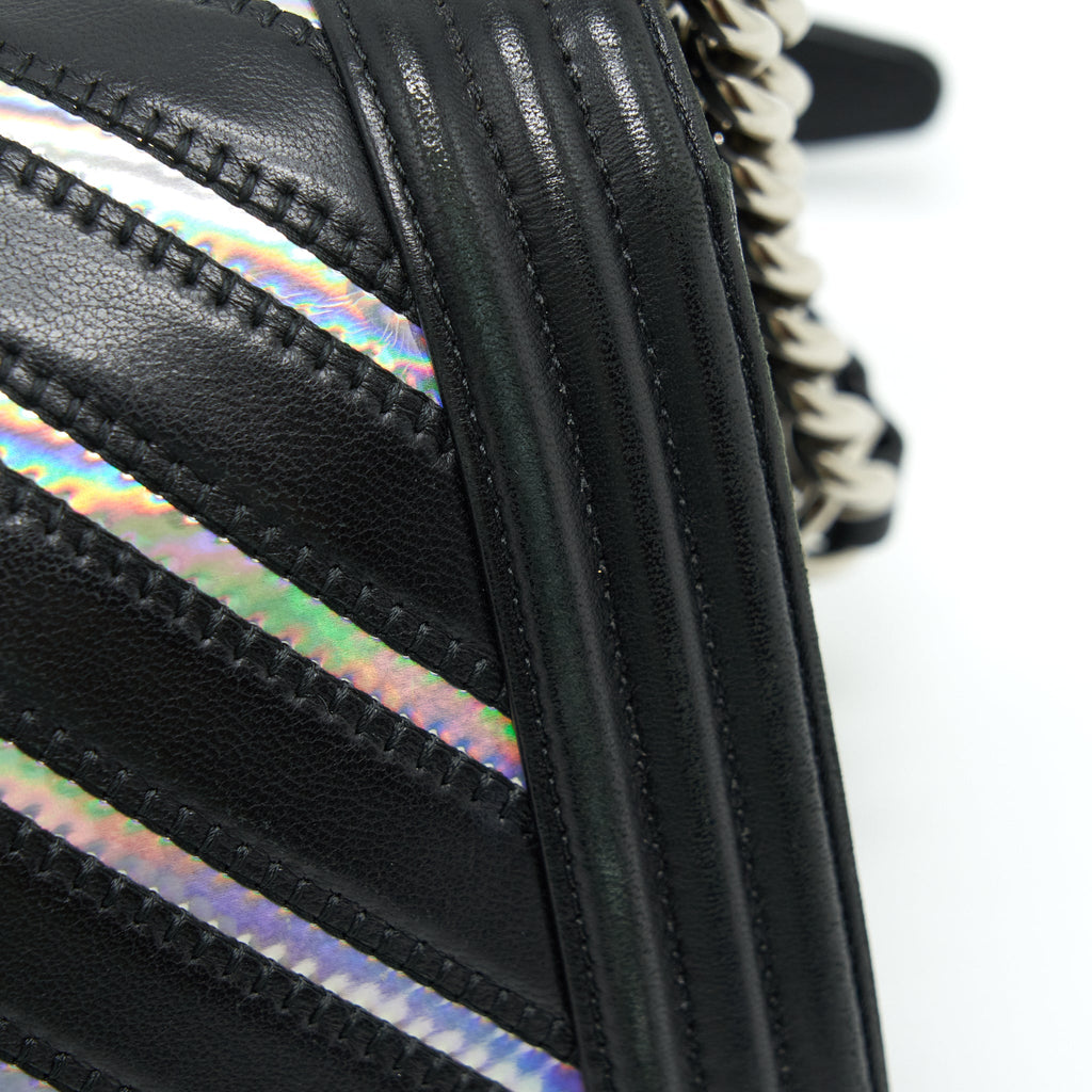 CHANEL MEDIUM BOY CHEVRON LAMBSKIN BLACK/SILVER SHW