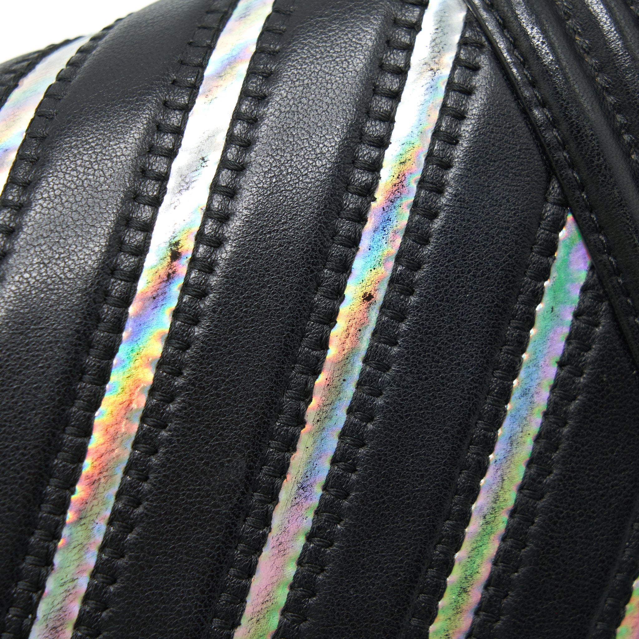 CHANEL MEDIUM BOY CHEVRON LAMBSKIN BLACK/SILVER SHW