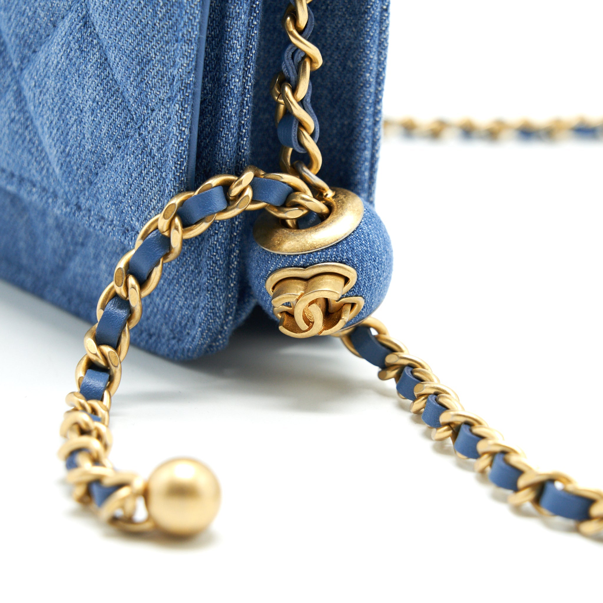 CHANEL 22C PEARL CRUSH WALLET ON CHAIN DENIM GHW