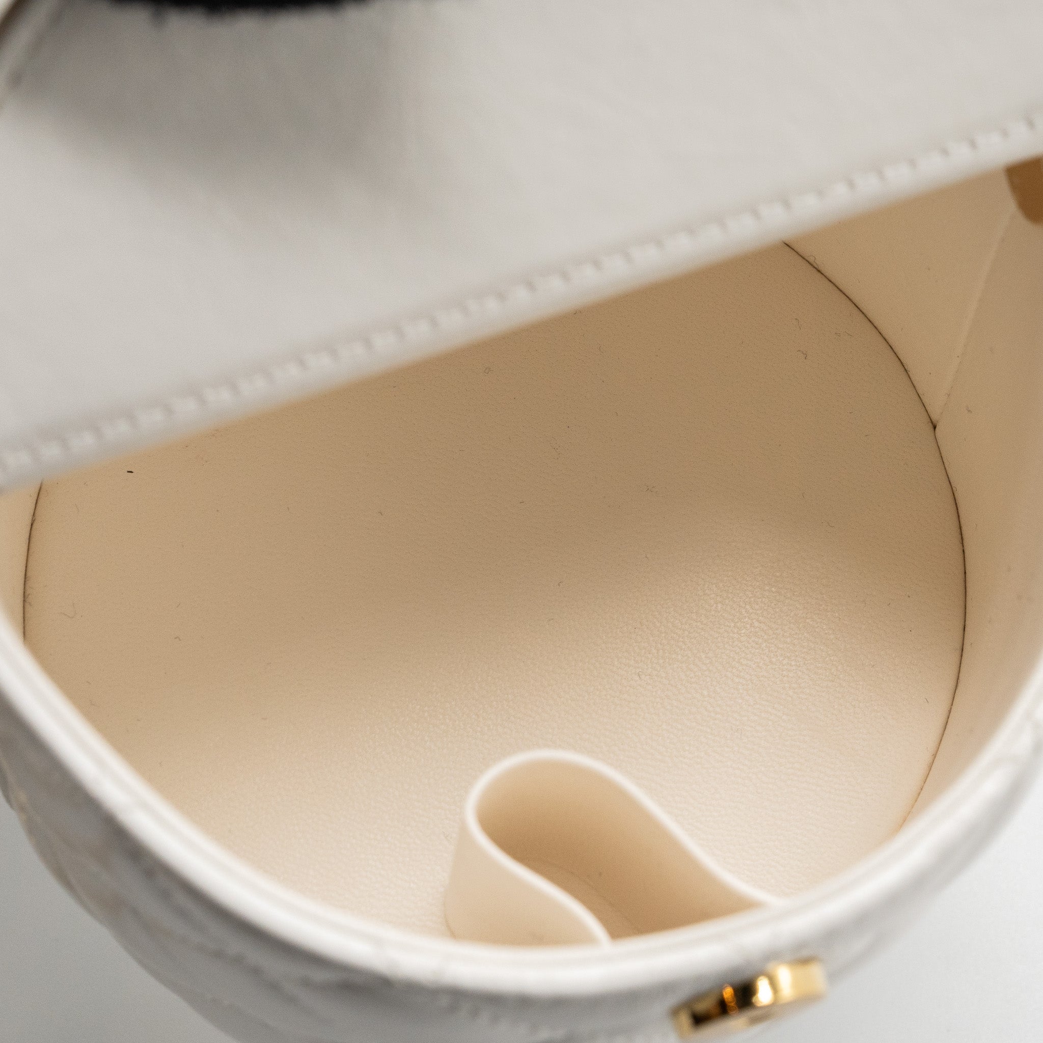 CHANEL TOP HANDLE ROUND VANITY WITH CHAIN LAMBSKIN WHITE GHW (MICROCHIP)