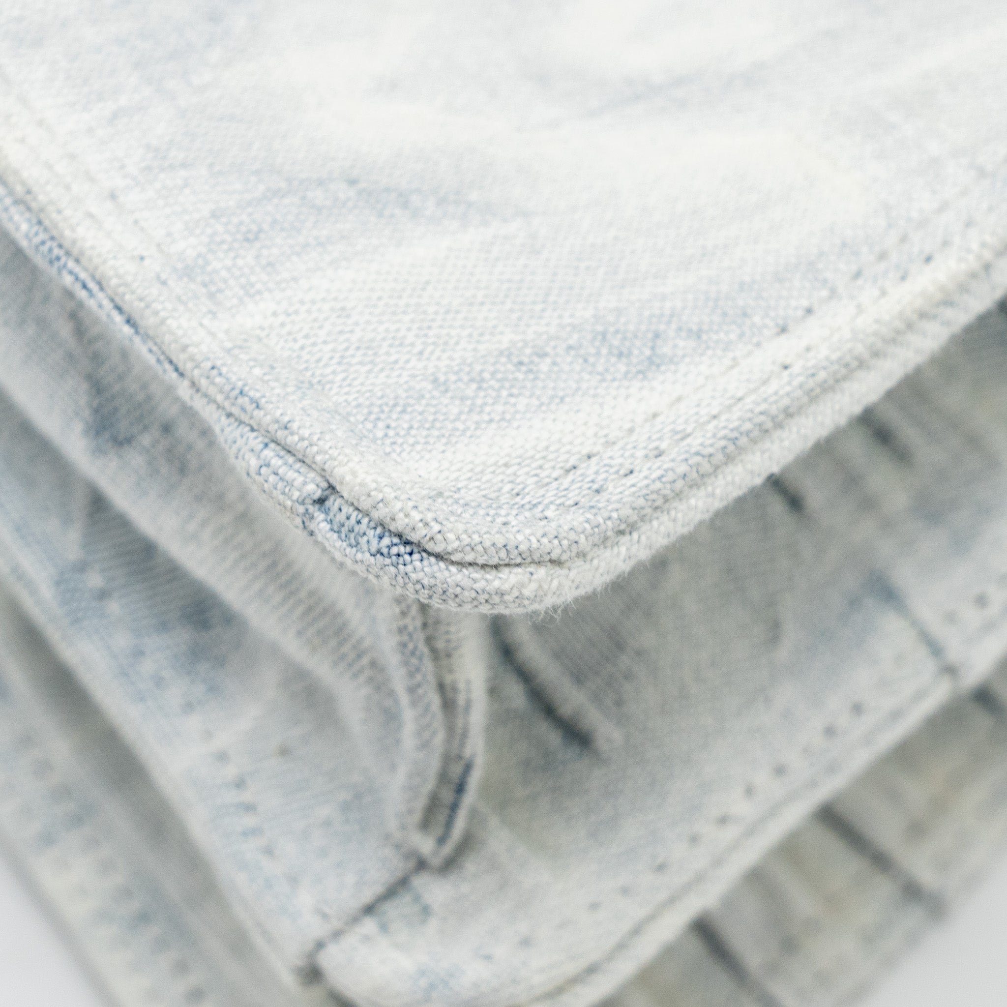 FENDI MEDIUM PEEKABOO ISEEU DENIM WHITE SHW