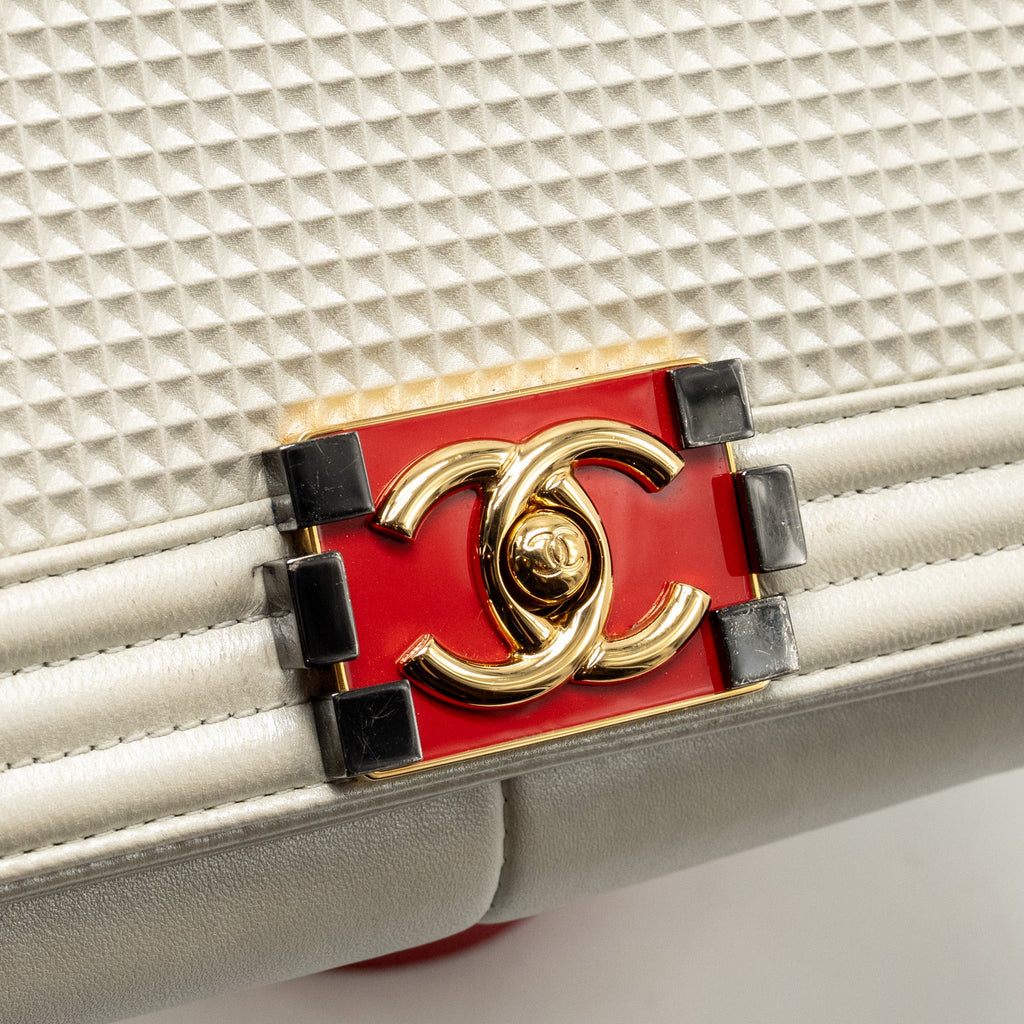 CHANEL BOY BAG METAL SQUARED LAMBSKIN WHITE/RED GHW