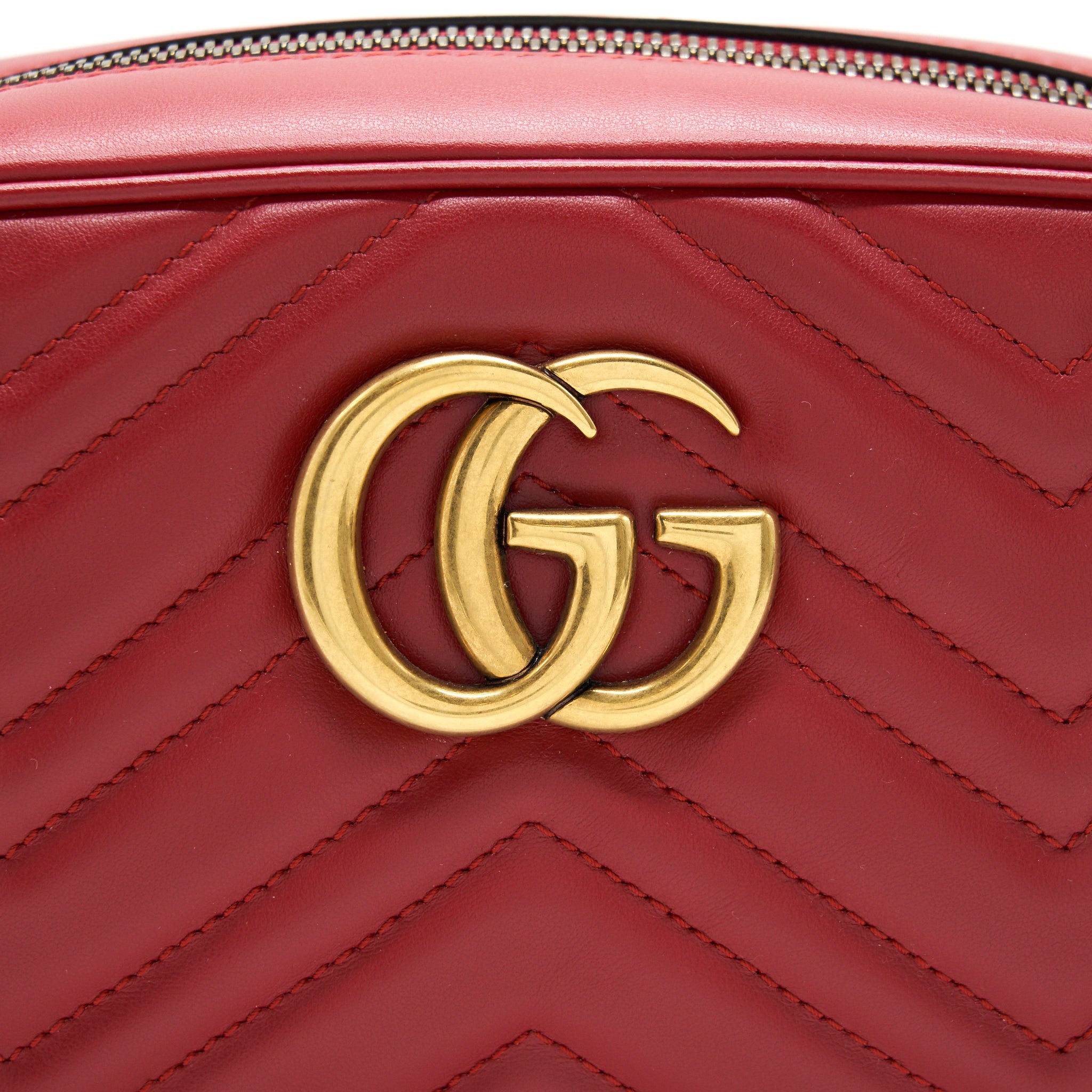 GUCCI MARMONT CAMERA BAG IN RED