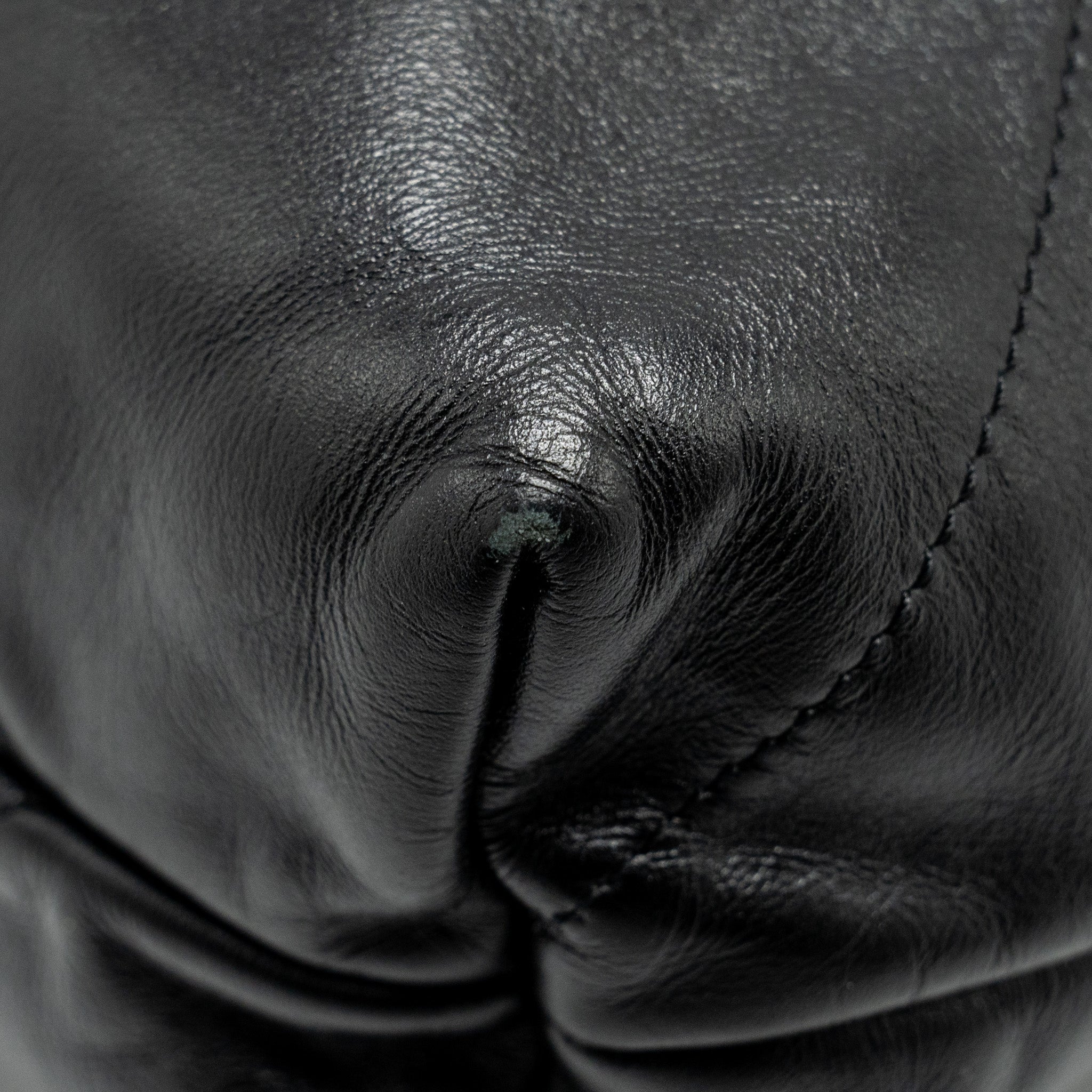 CHANEL MEDIUM 22 BAG SHINY CALFSKIN BLACK GHW (MICROCHIP)
