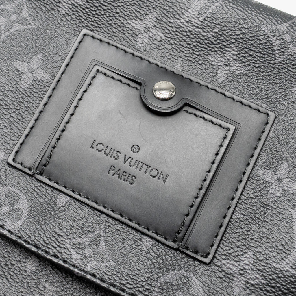 LOUIS VUITTON MESSENGER VOYAGER PM MONOGRAM ECLIPSE BLACK SHW