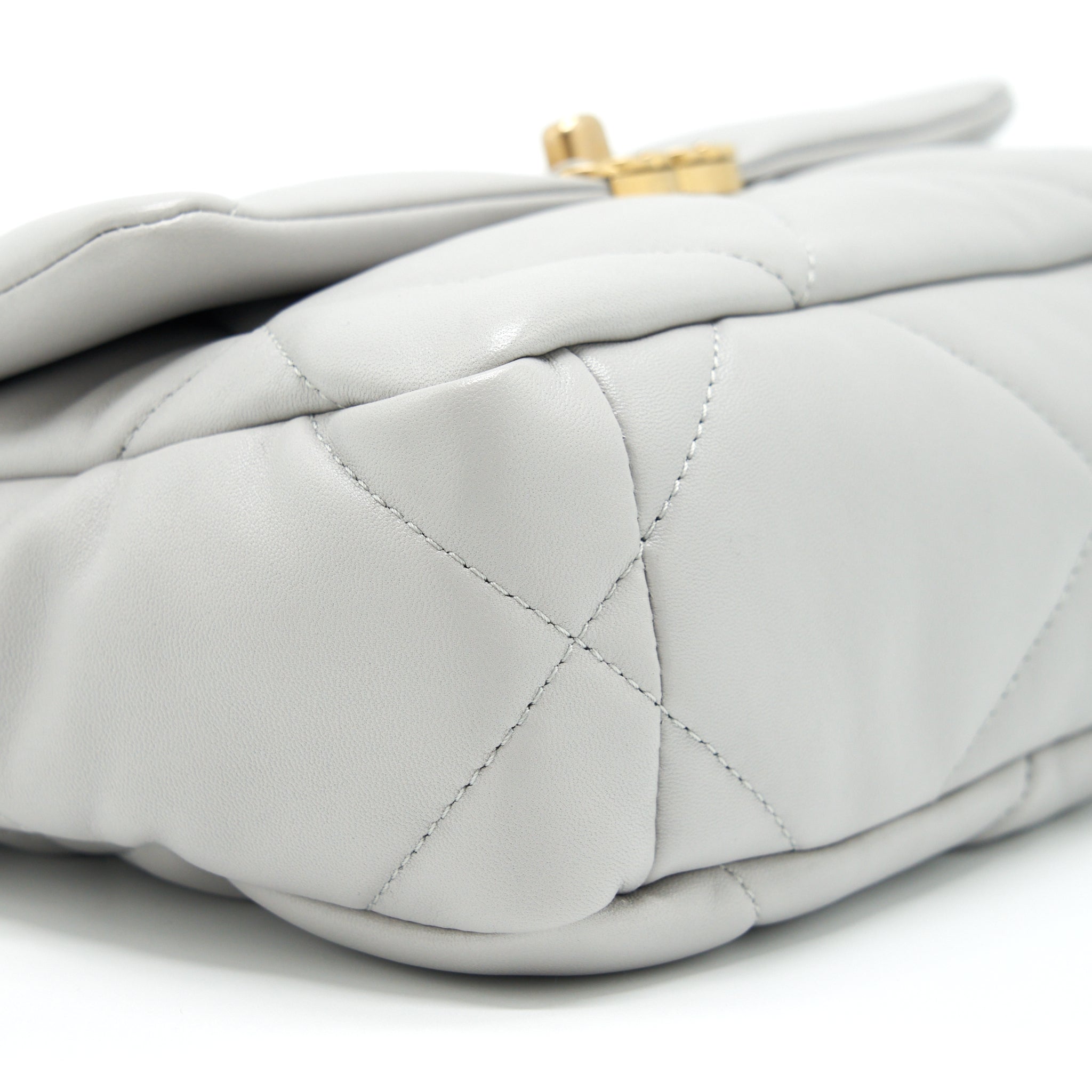 CHANEL SMALL 19 BAG LAMBSKIN LIGHT GREY WITH MULTICOLOUR HARDWARE (MICROCHIP)