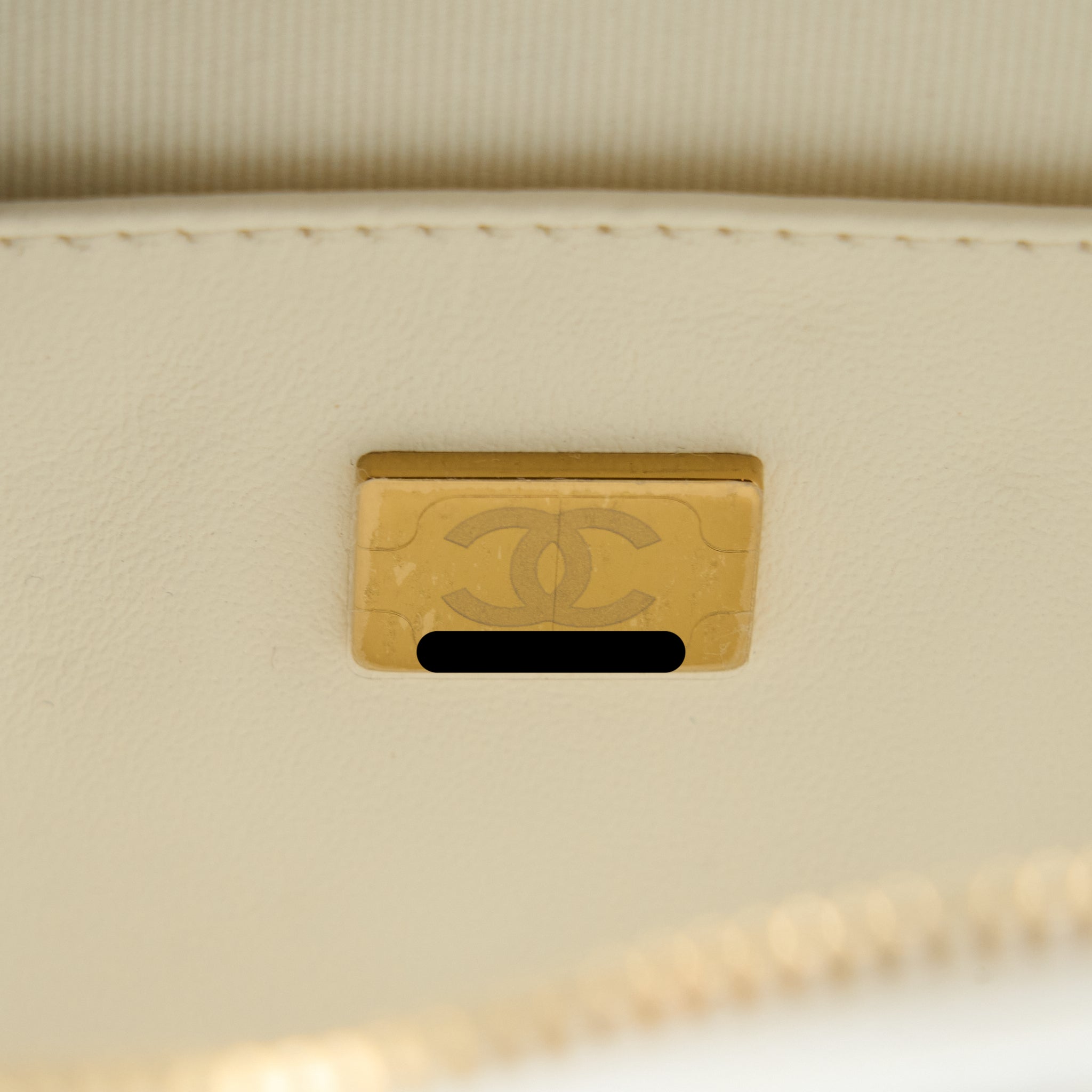 CHANEL 22S HEART BAG LAMBSKIN WHITE LGHW (MICROCHIP)