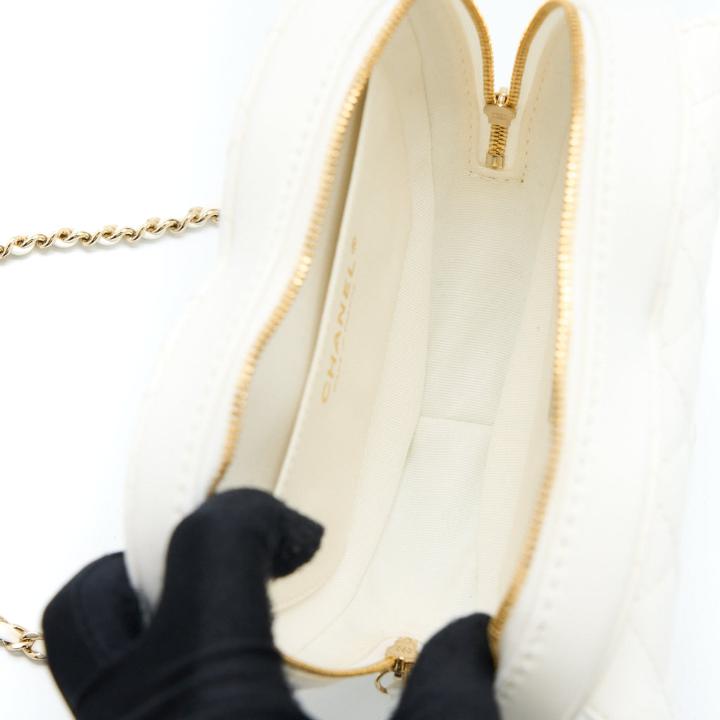 CHANEL 22S HEART BAG LAMBSKIN WHITE LGHW (MICROCHIP)