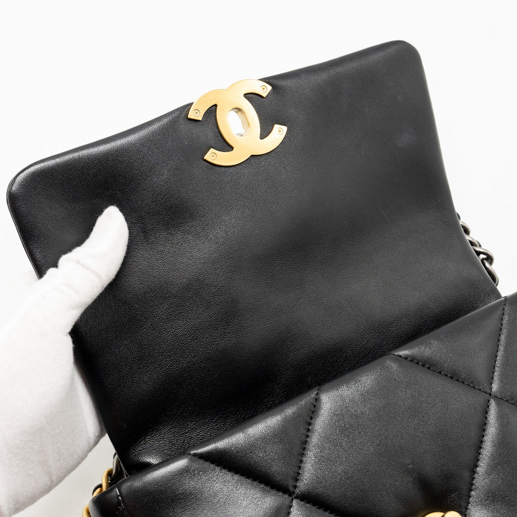 CHANEL SMALL 19 BAG LAMBSKIN BLACK MULTICOLOR HARDWARE (MICROCHIP)
