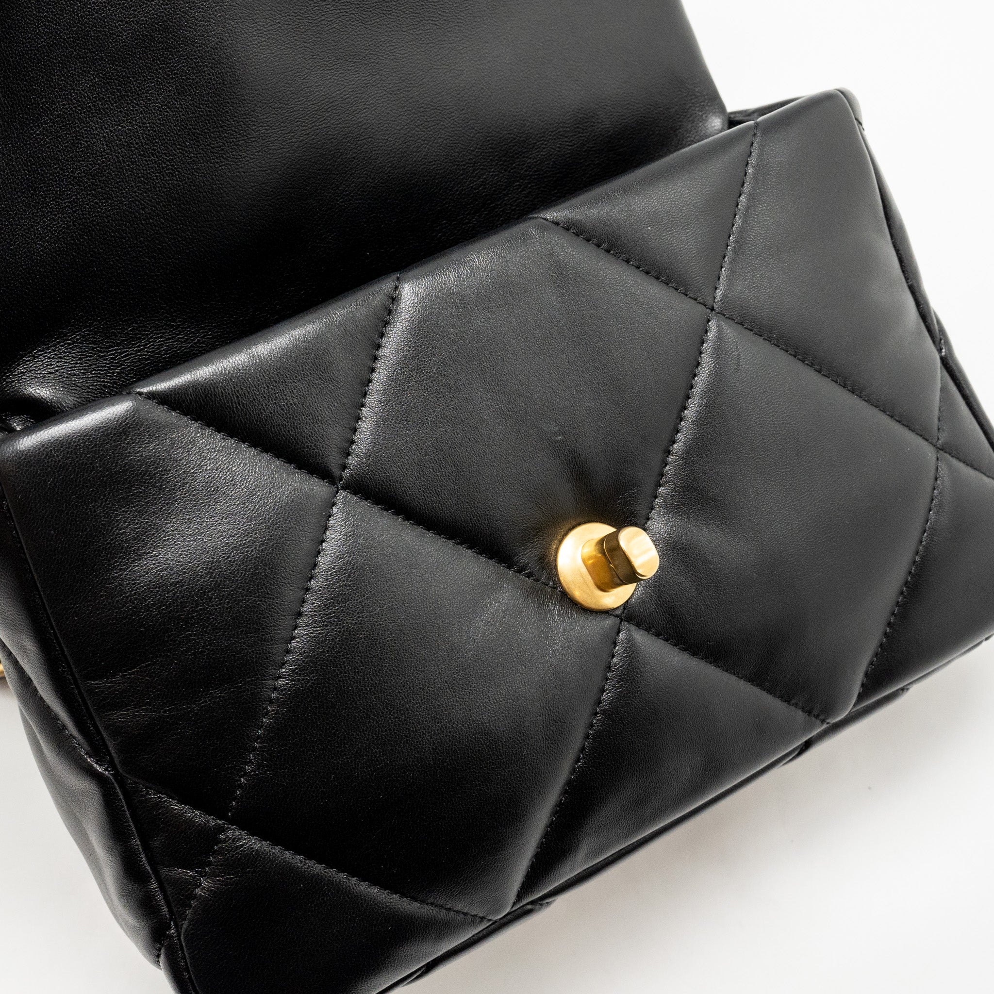 CHANEL SMALL 19 BAG LAMBSKIN BLACK MULTICOLOR HARDWARE (MICROCHIP)