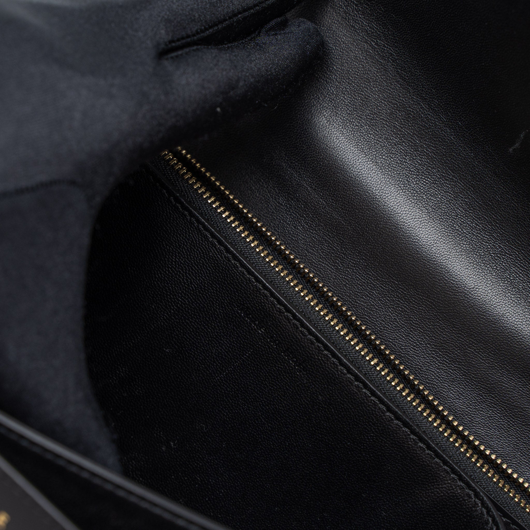 CELINE MEDIUM CLASSIC BOX CALFSKIN BLACK BRUSHED GHW