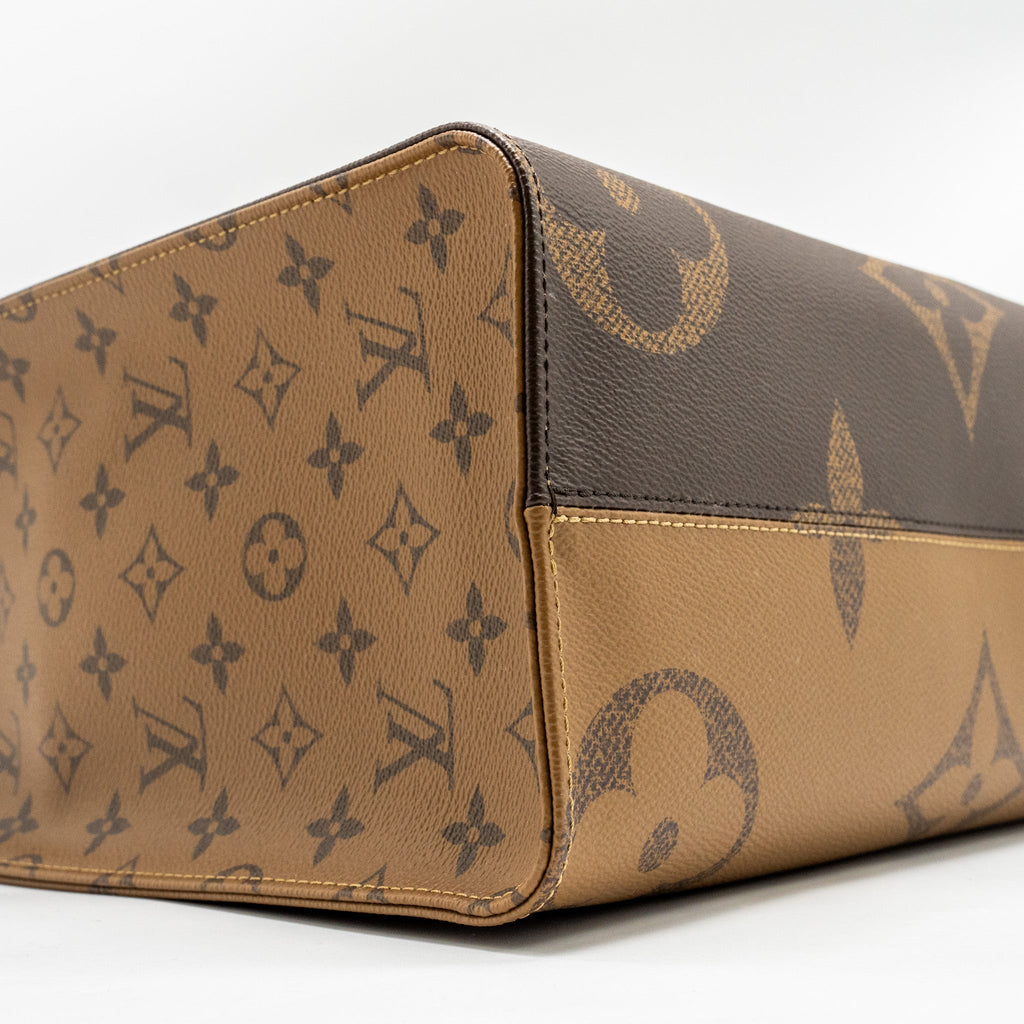 LOUIS VUITTON ONTHEGO MM MONOGRAM CANVAS GHW