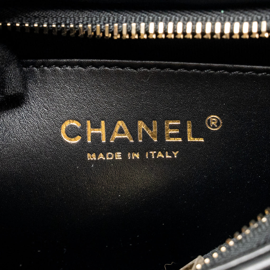 CHANEL 22K HOBO SHOULDER BAG LAMBSKIN BLACK GHW