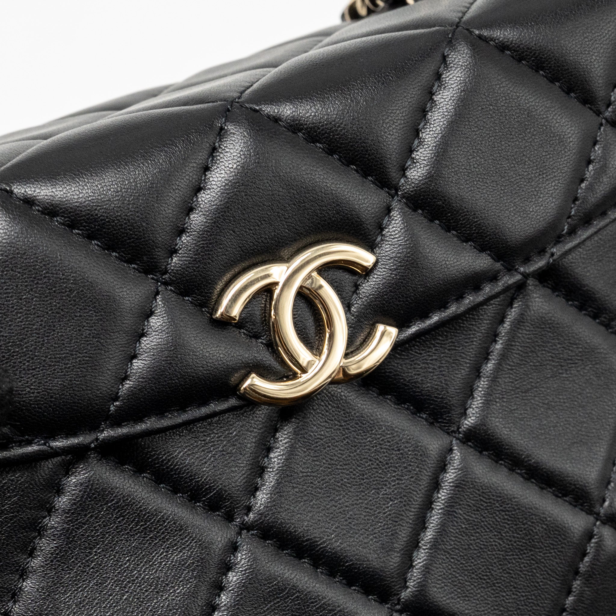 CHANEL FLAP VANITY WITH CHAIN LAMBSKIN BLACK LGWH (MICROCHIP)