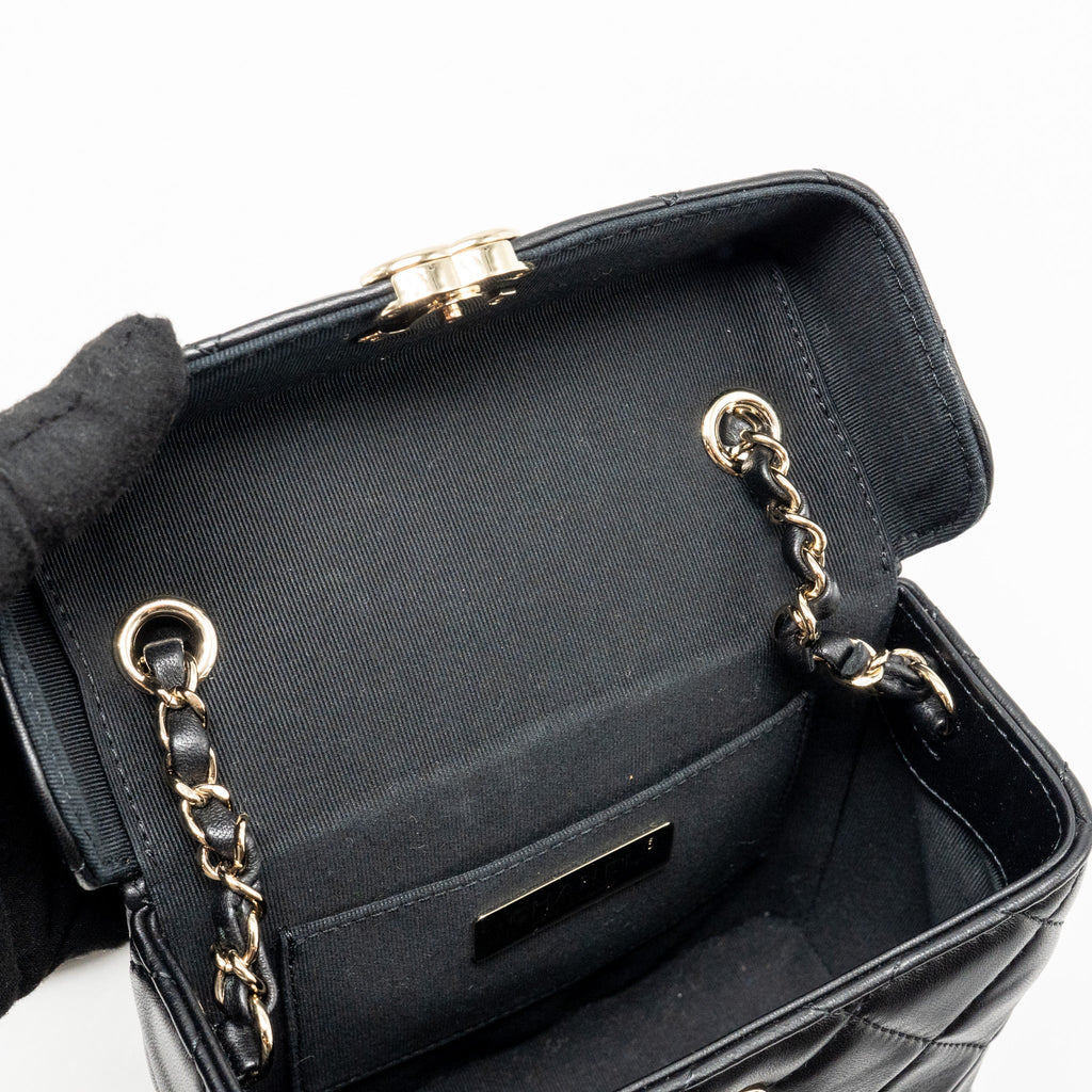 CHANEL FLAP VANITY WITH CHAIN LAMBSKIN BLACK LGWH (MICROCHIP)