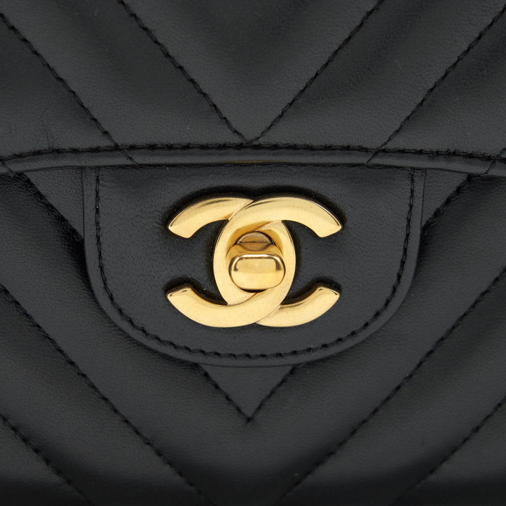 CHANEL SMALL CLASSIC DOUBLE FLAP BAG CHEVRON LAMBSKIN BLACK GHW