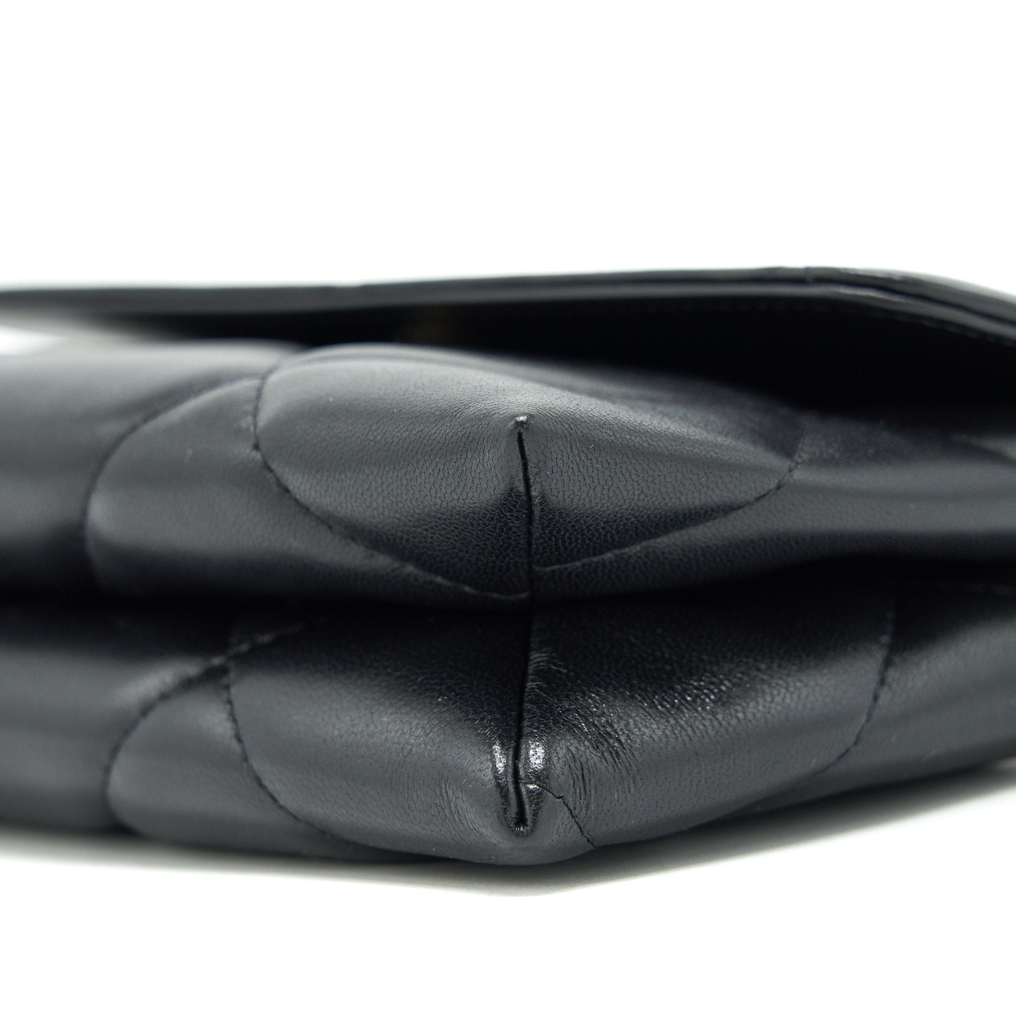 CHANEL 19 CLUTCH LAMBSKIN BLACK GHW