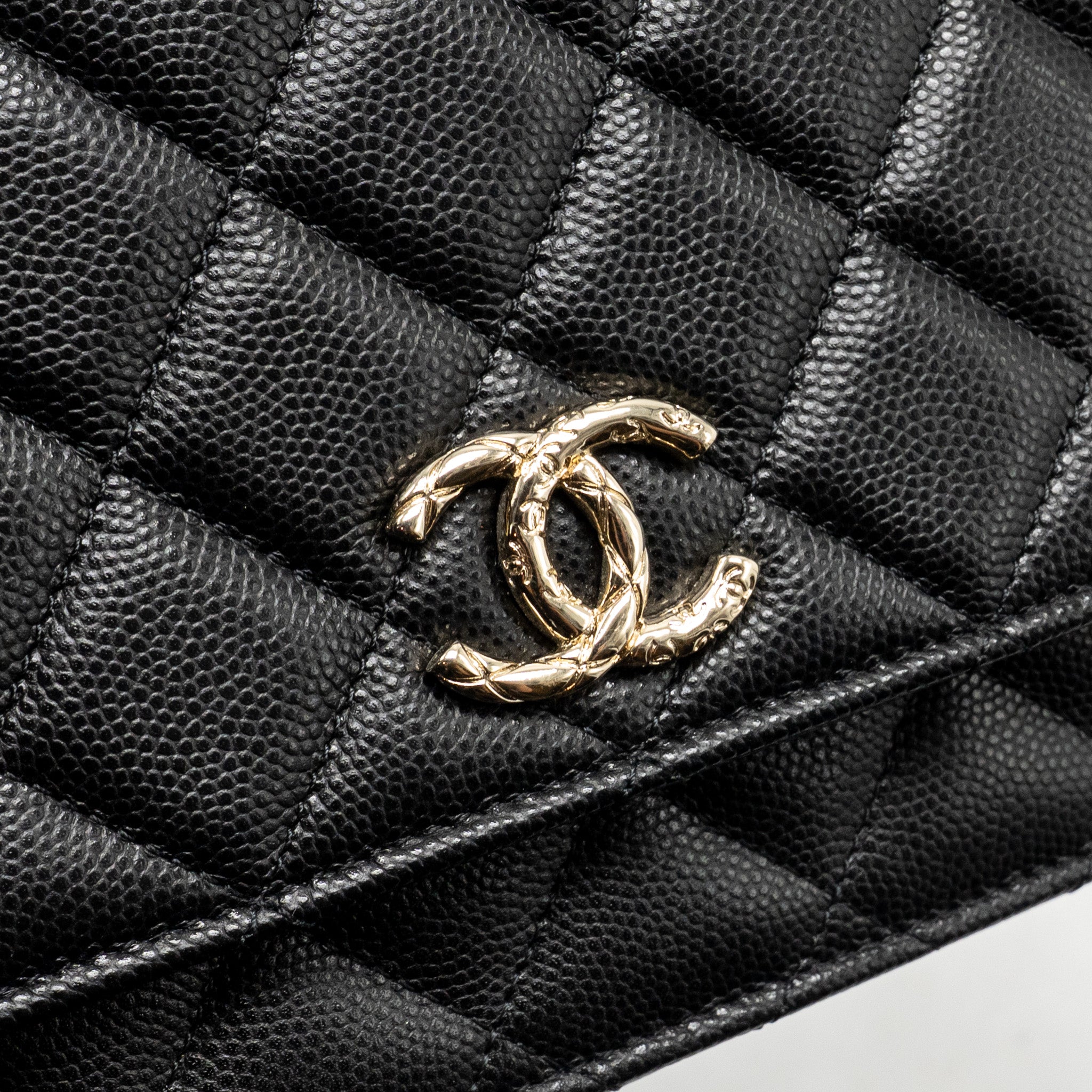 CHANEL CC LOGO QUILTED WALLET ON CHAIN CAVIAR BLACK LGHW (MICROCHIP)