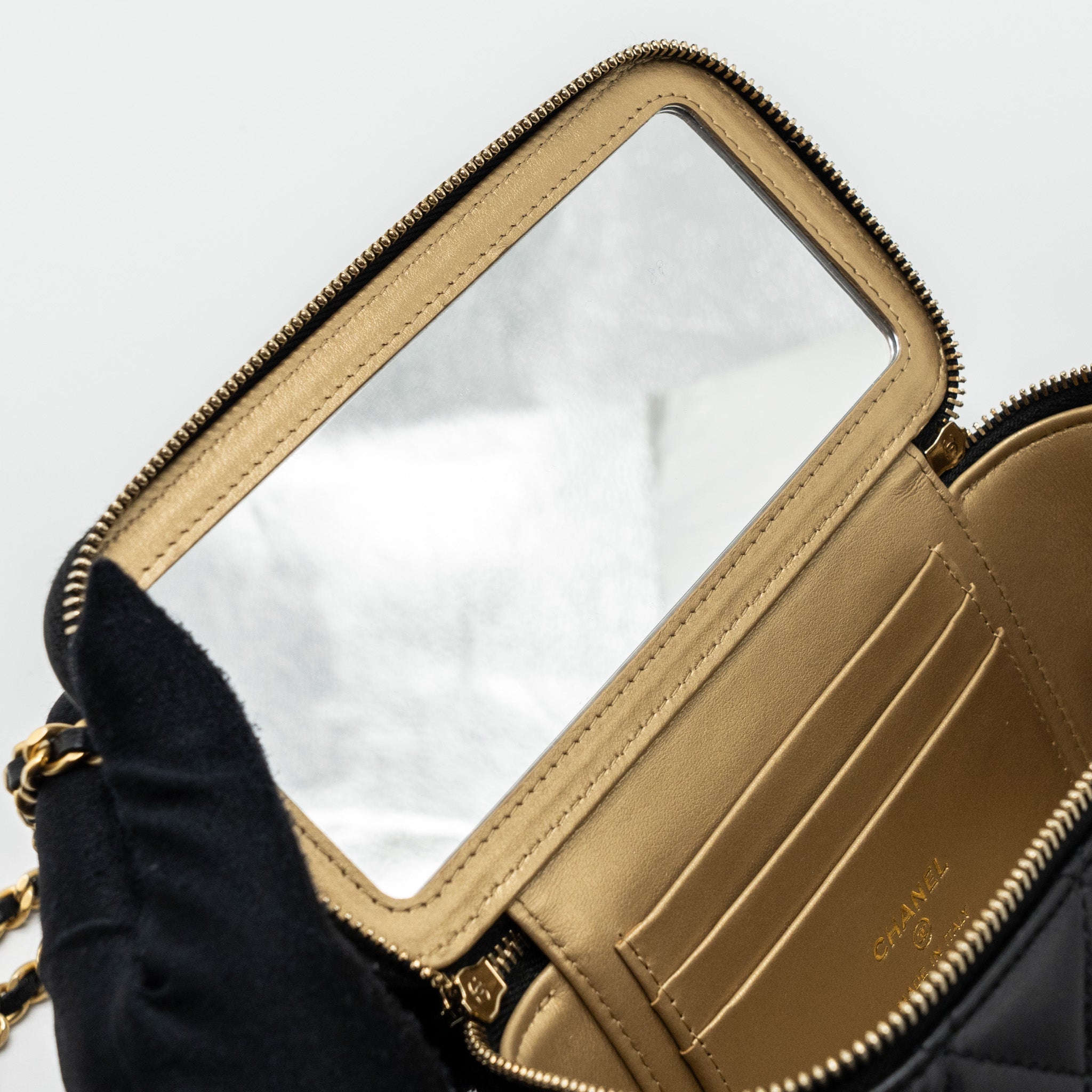 CHANEL PEARL CRUSH LONG VANITY LAMBSKIN BLACK GHW (MICROCHIP)