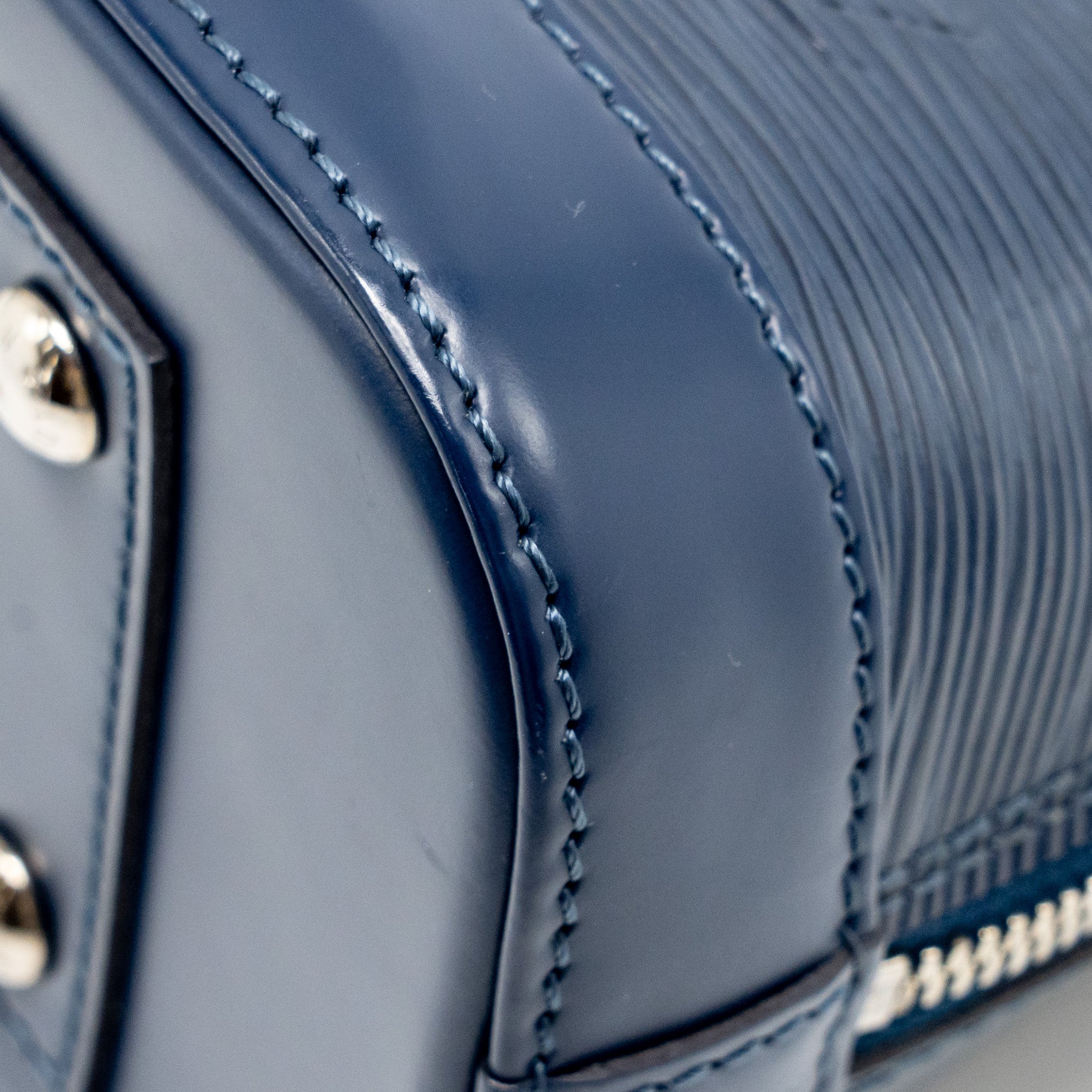 LOUIS VUITTON ALMA BB EPI INDIGO SHW