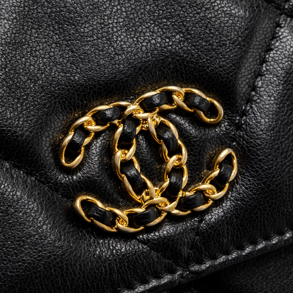 CHANEL 19 WALLET ON CHAIN LAMBSKIN BLACK MULTICOLOR HARDWARE