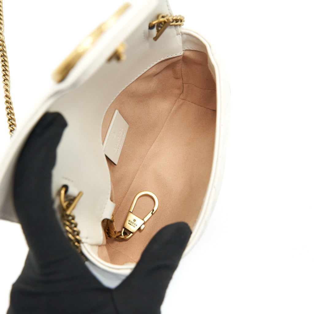 GUCCI GG MARMONT SUPER MINI BAG IN WHITE