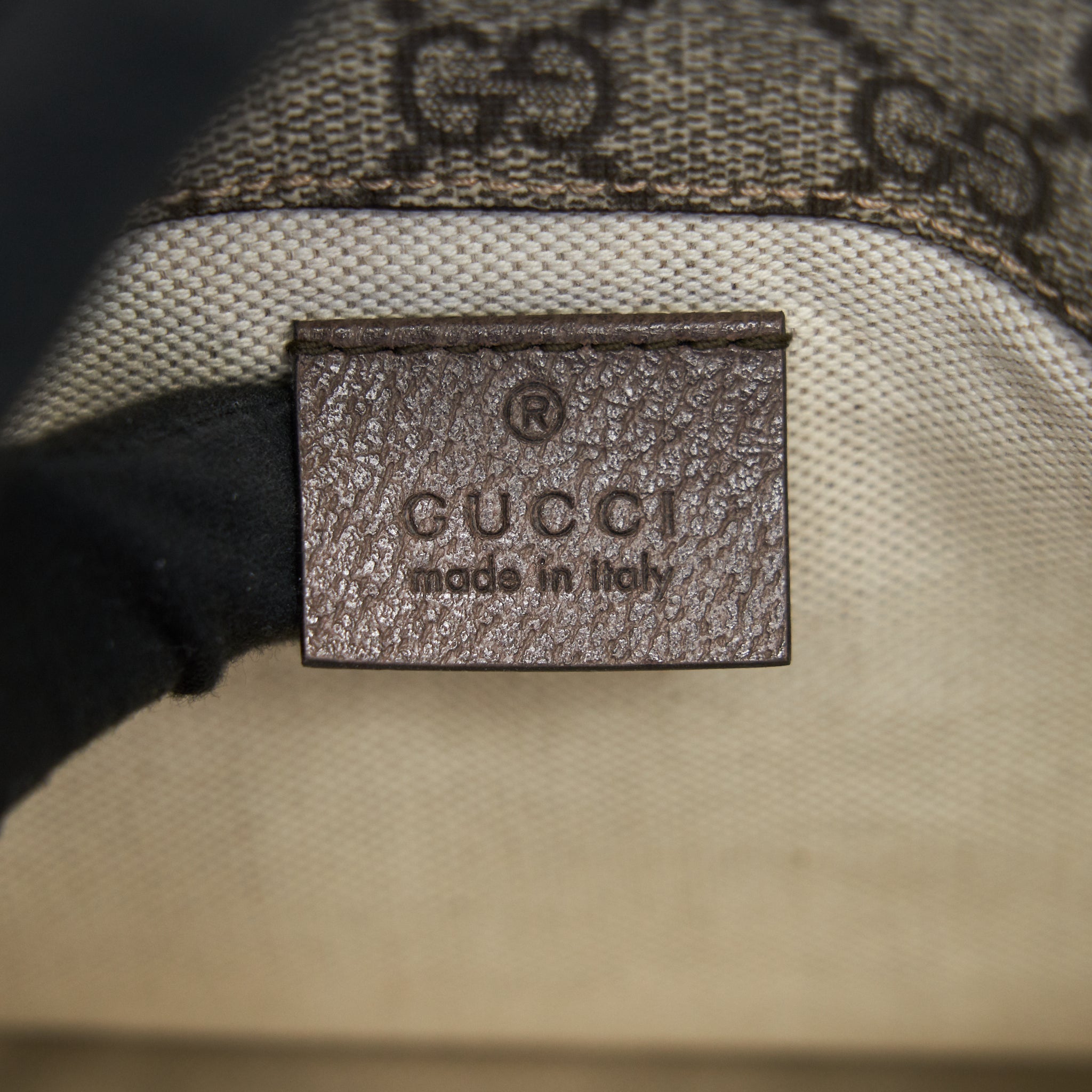GUCCI GG SUPREME CANVAS BELT BAG