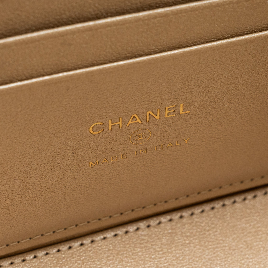 CHANEL LONG VANITY WITH LAMBSKIN WHITE GHW (MICROCHIP)
