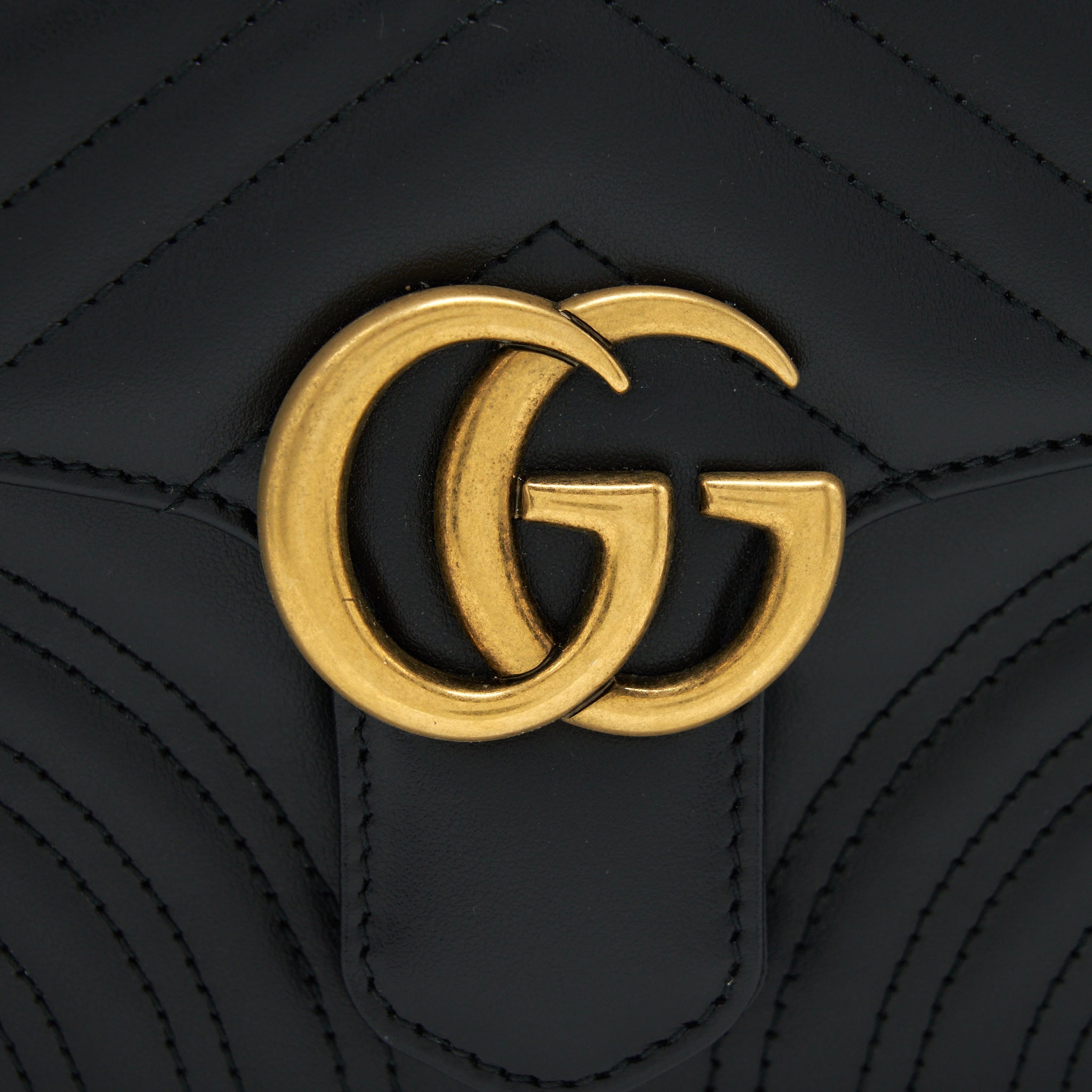 GUCCI GG MARMONT MINI TOP HANDLE BAG BLACK GHW