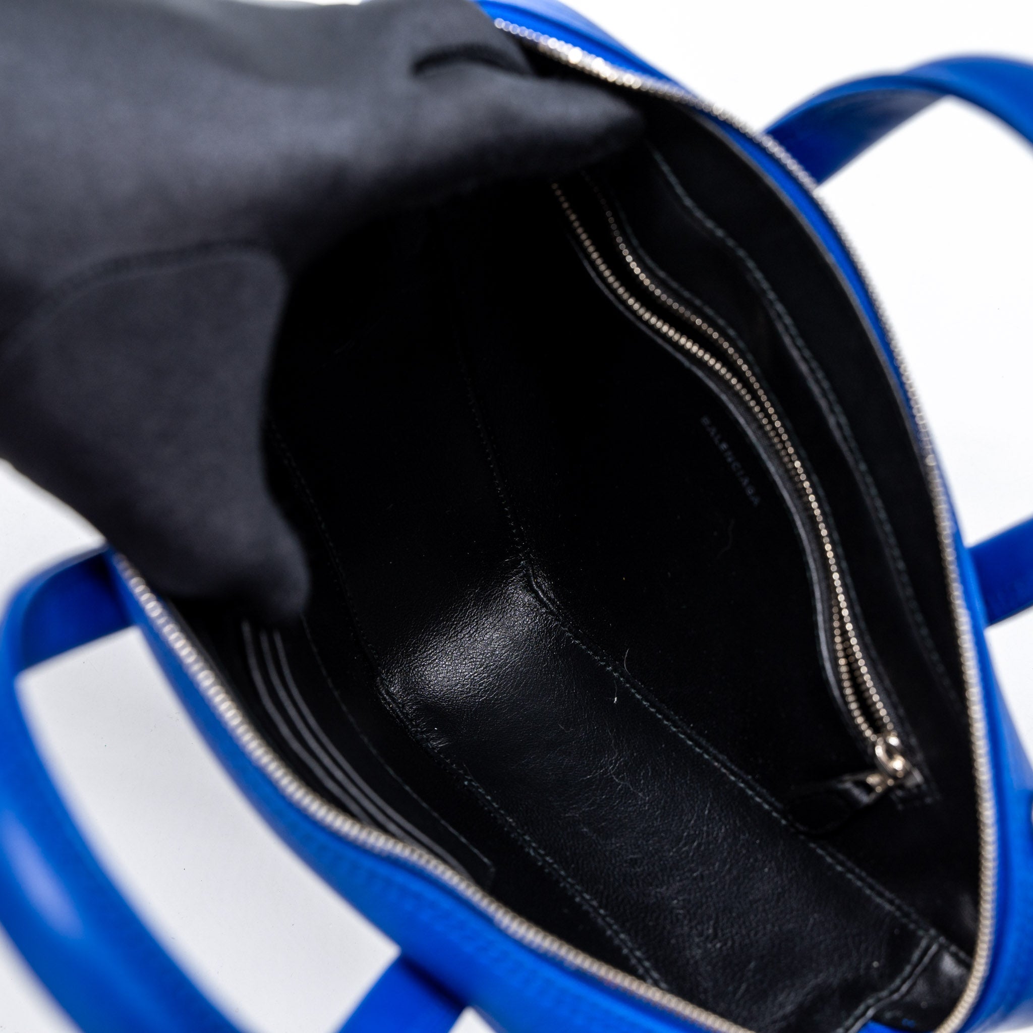BALENCIAGA TRIANGLE DUFFLE BAG CALFSKIN BLUE SHW