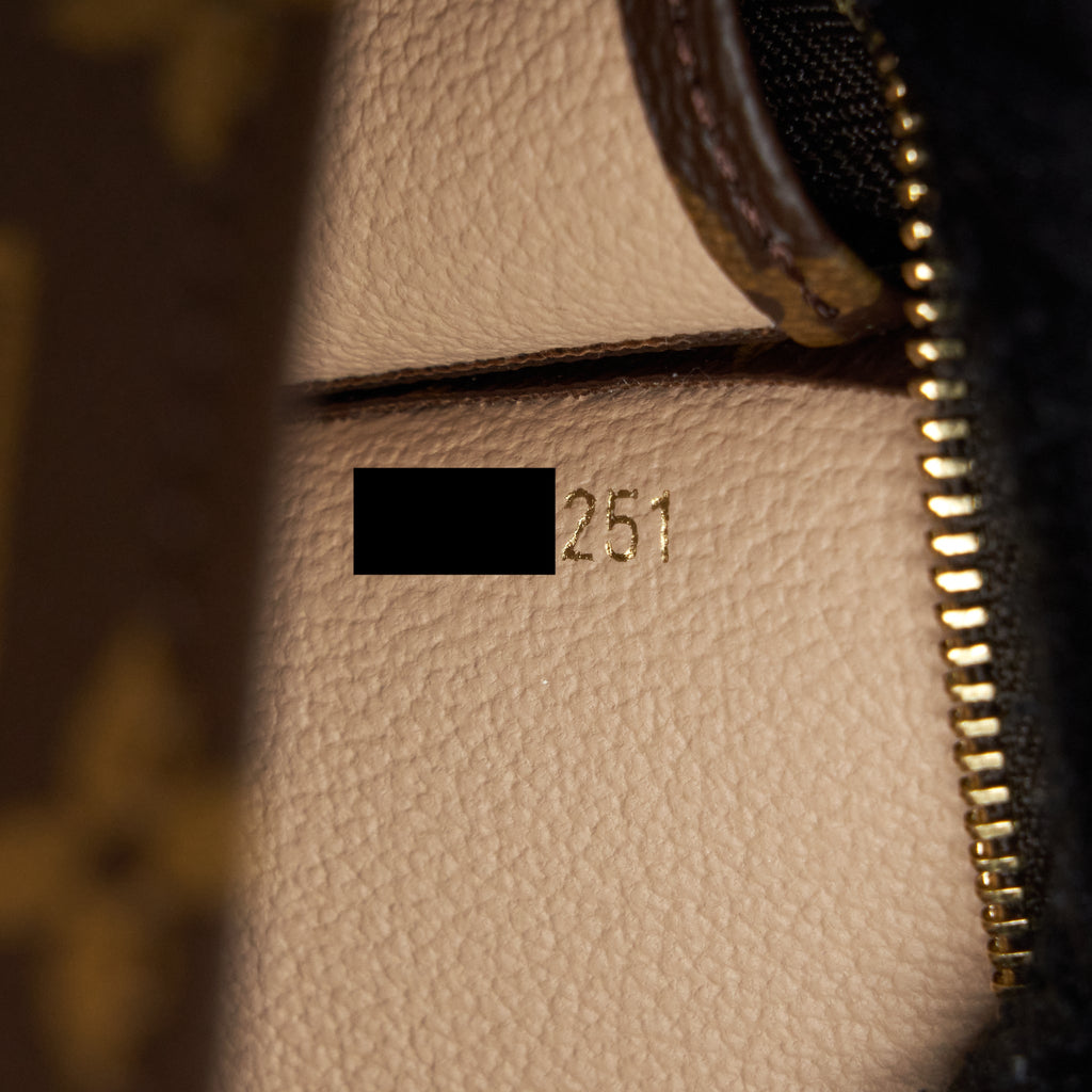 LOUIS VUITTON TOILETRY POCHETTE 26 MONOGRAM CANVAS GHW