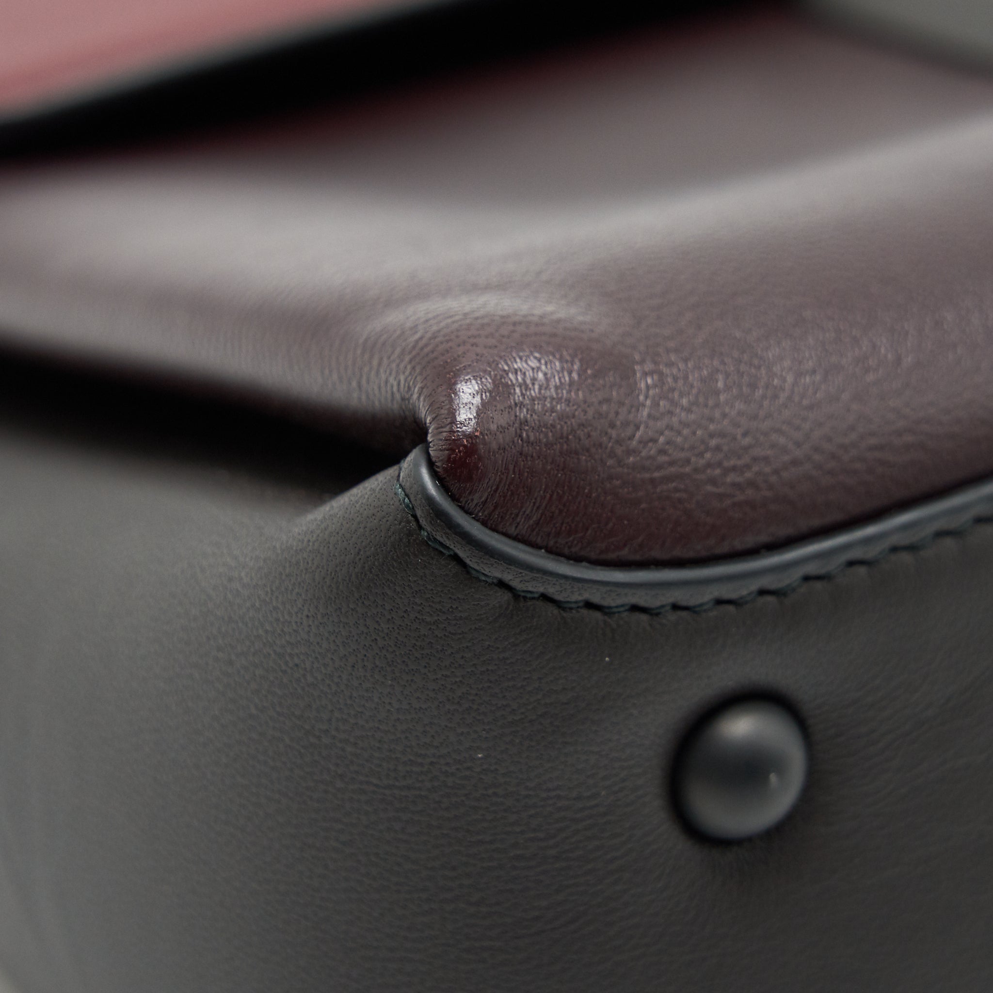 BOTTEGA VENETA PIAZZA TOP HANDLE BAG BURGUNDY