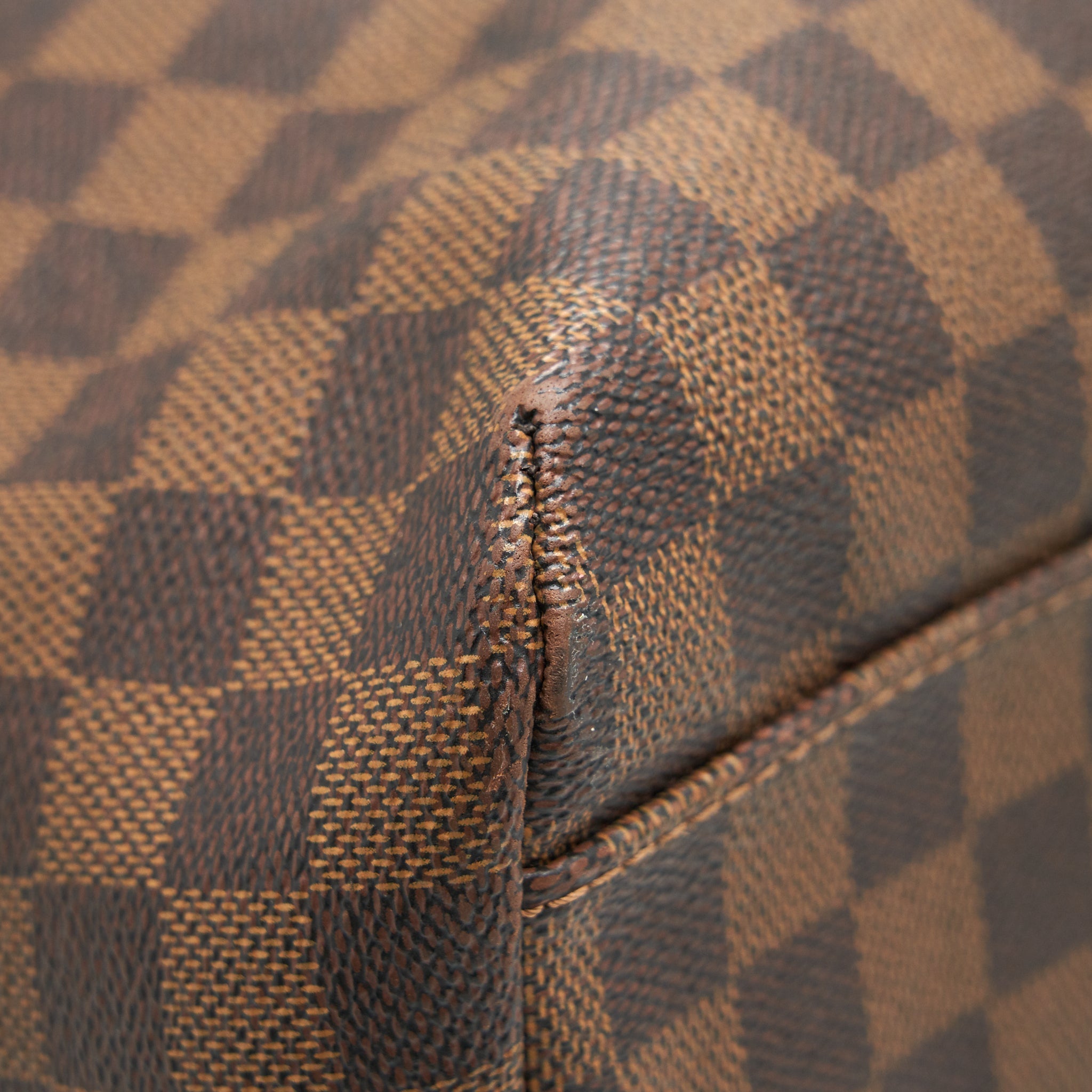 LOUIS VUITTON DAMIER EBENE LUGGAGE BAG