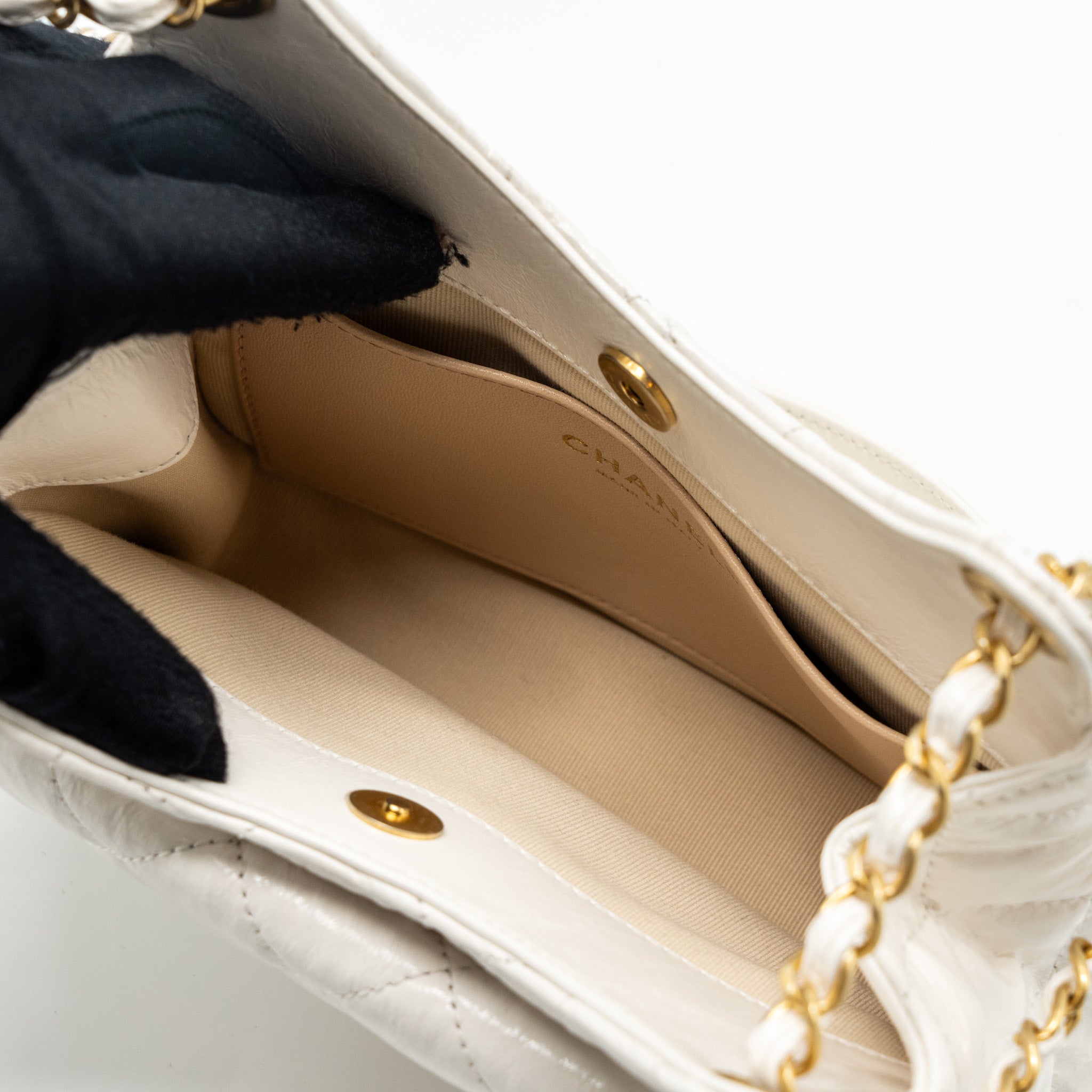 CHANEL 23B SMALL HOBO BAG SHINY CALFSKIN WHITE BRUSHED GHW(MICROCHIP)