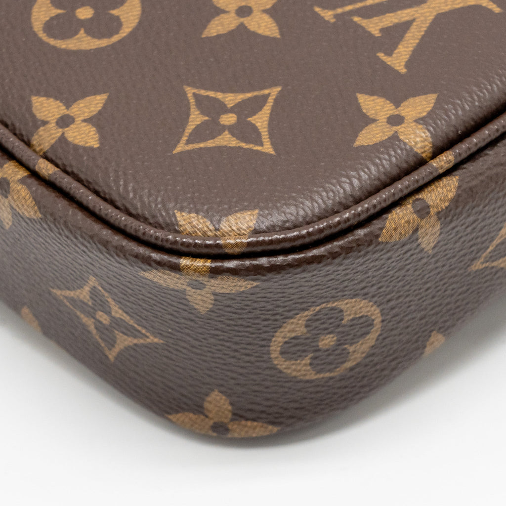 LOUIS VUITTON IVY WALLET ON CHAIN MONOGRAM CANVAS GHW
