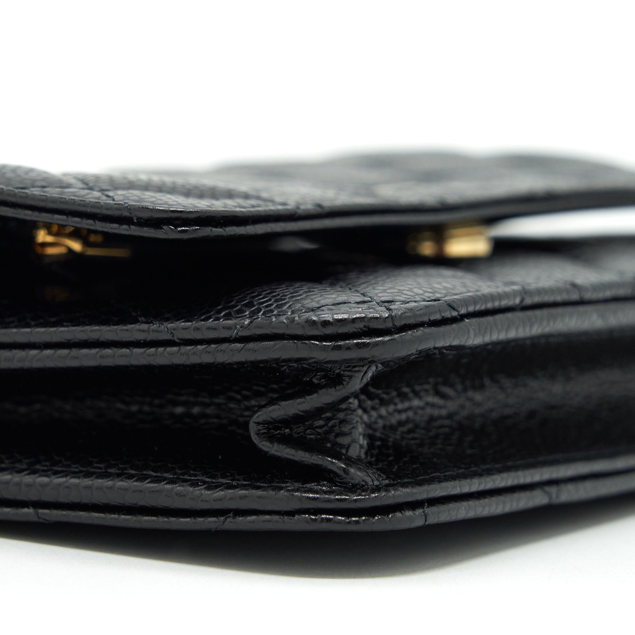 CHANEL 22P CLASSIC WALLET ON CHAIN CAVIAR BLACK LGHW (MICROCHIP)