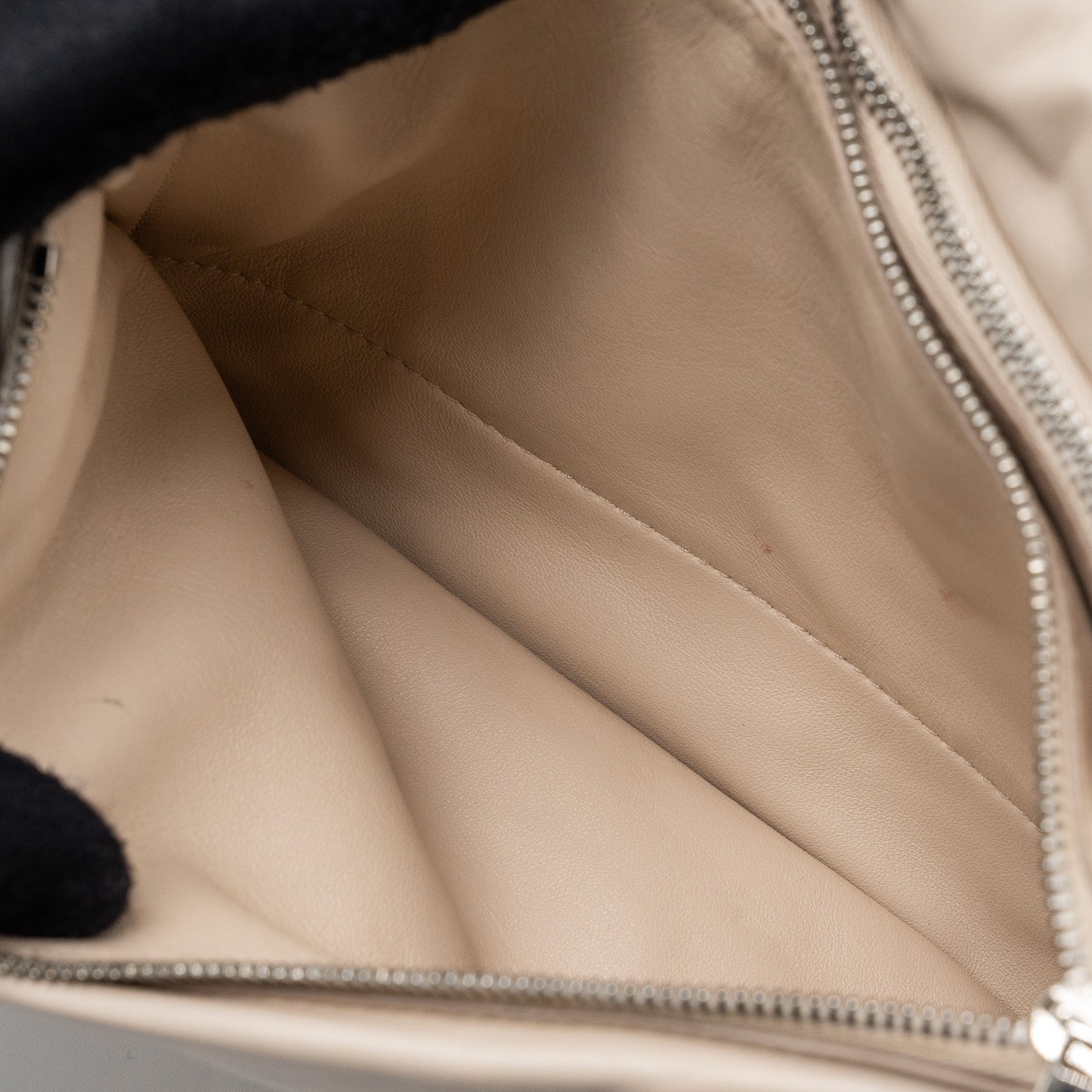 SALVATORE FERRAGAMO SMALL VIVA BOW SHOULDER BAG CREAM AND SHW