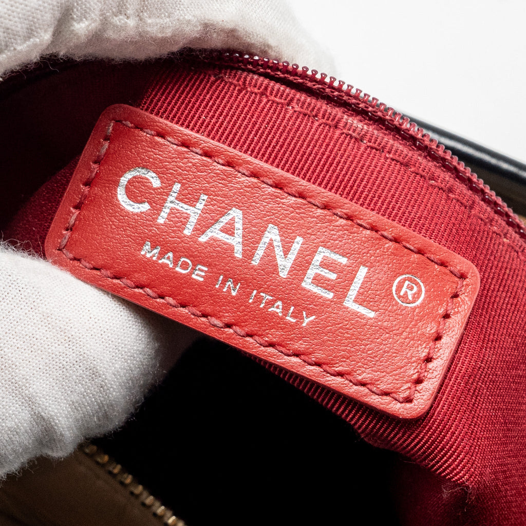 CHANEL SMALL GABRIELLE HOBO BAG AGED CALFSKIN BEIGE/BLACK MULTICOLOUR HARDWARE