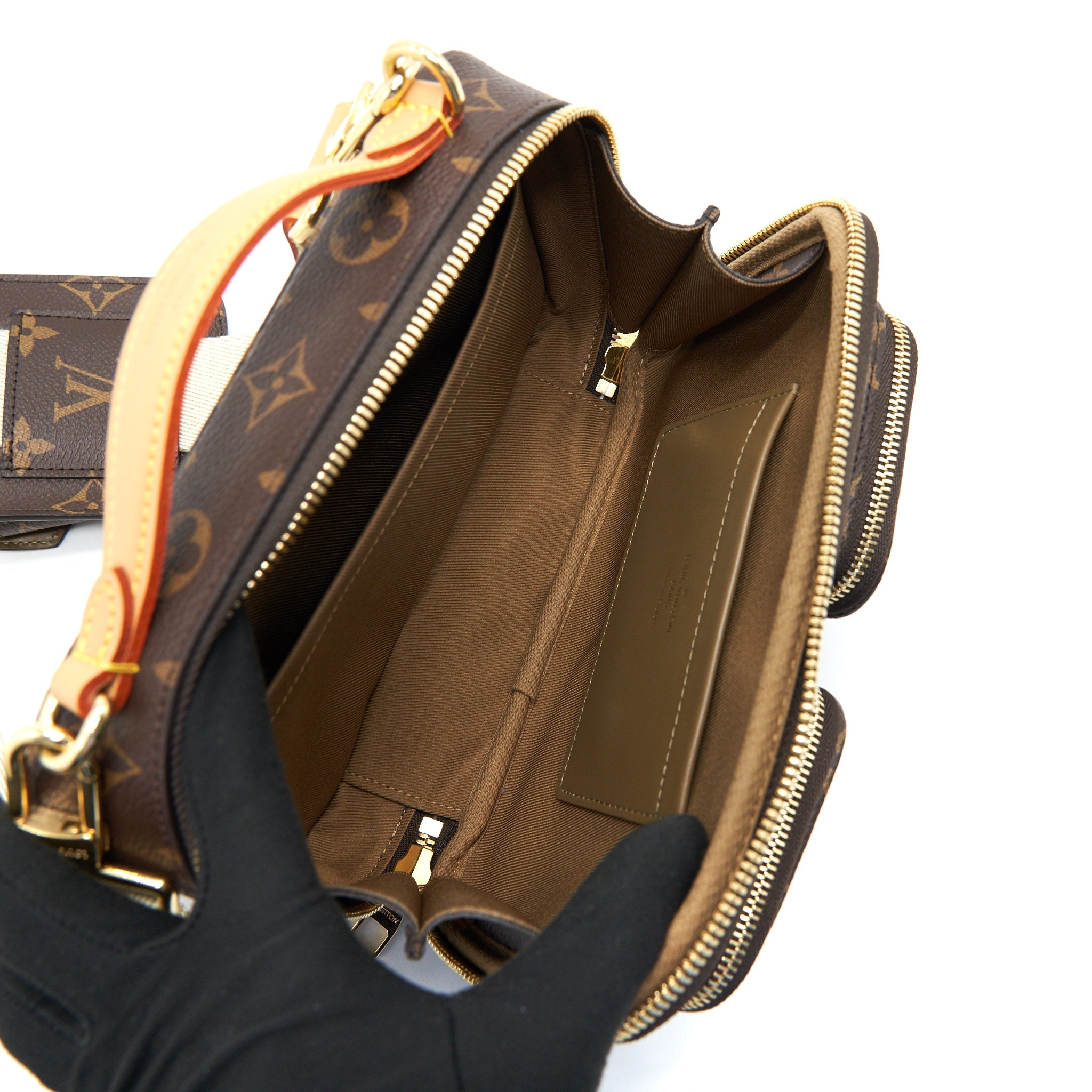 LOUIS VUITTON UTILITY CROSSBODY BAG MONOGRAM CANVAS
