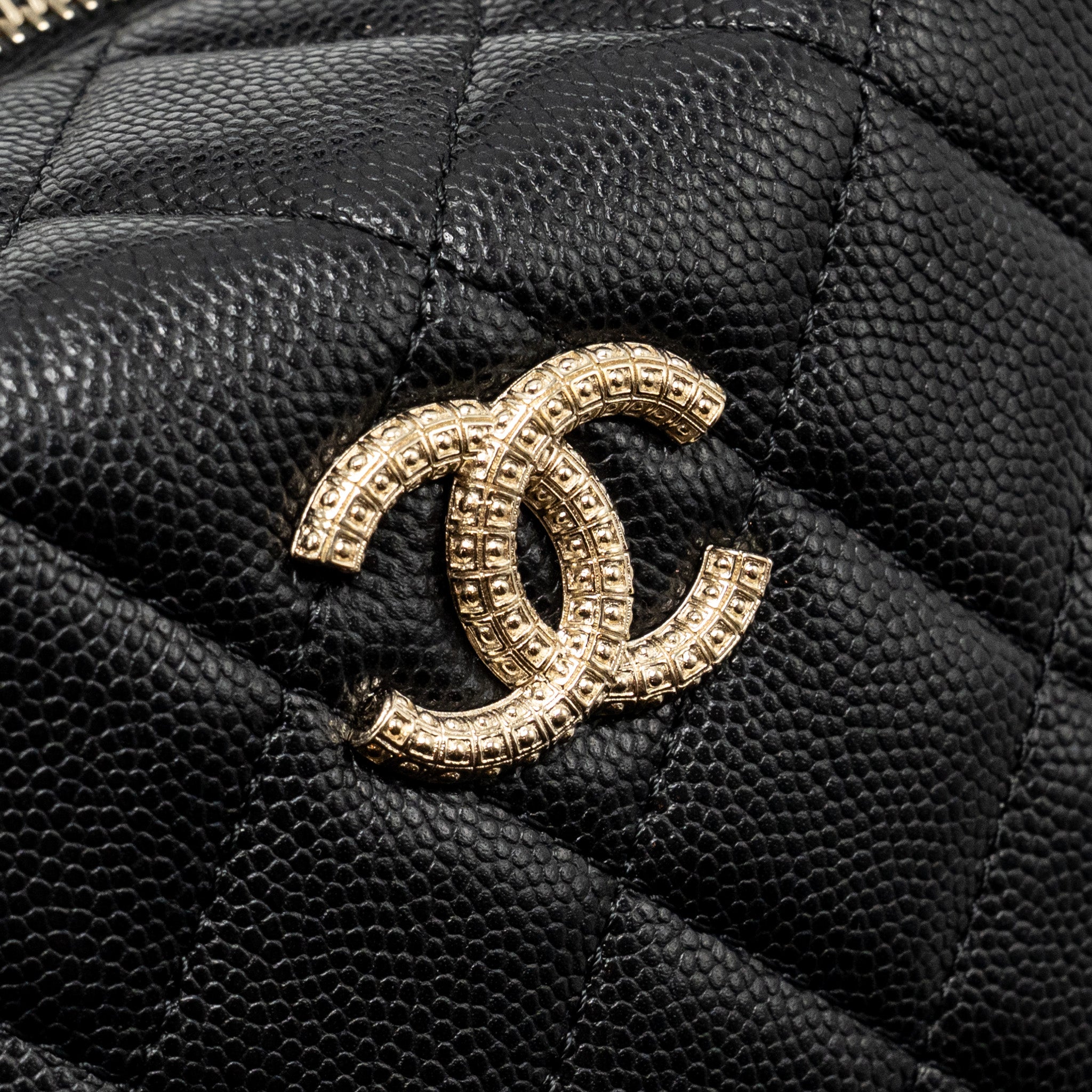 CHANEL 25C DETAIL LOGO QUILTED HOBO BAG CAVIAR BLACK GHW (MICROCHIP)